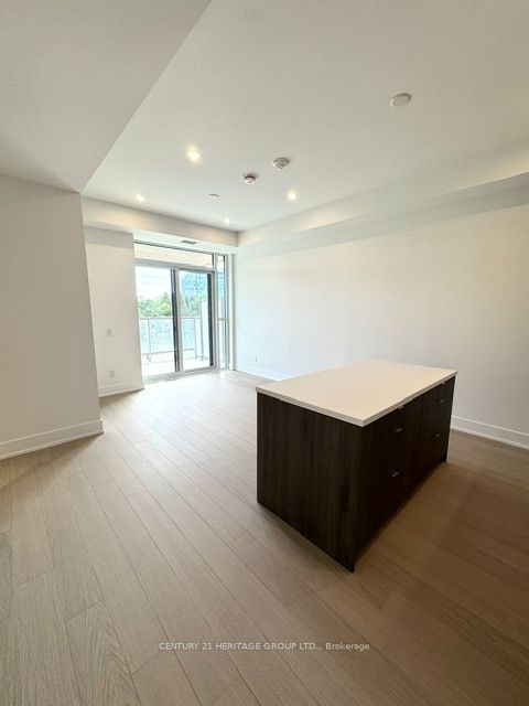 397 Royal Orchard Boulevard 302, Markham, ON L3T 0H3 photo 4