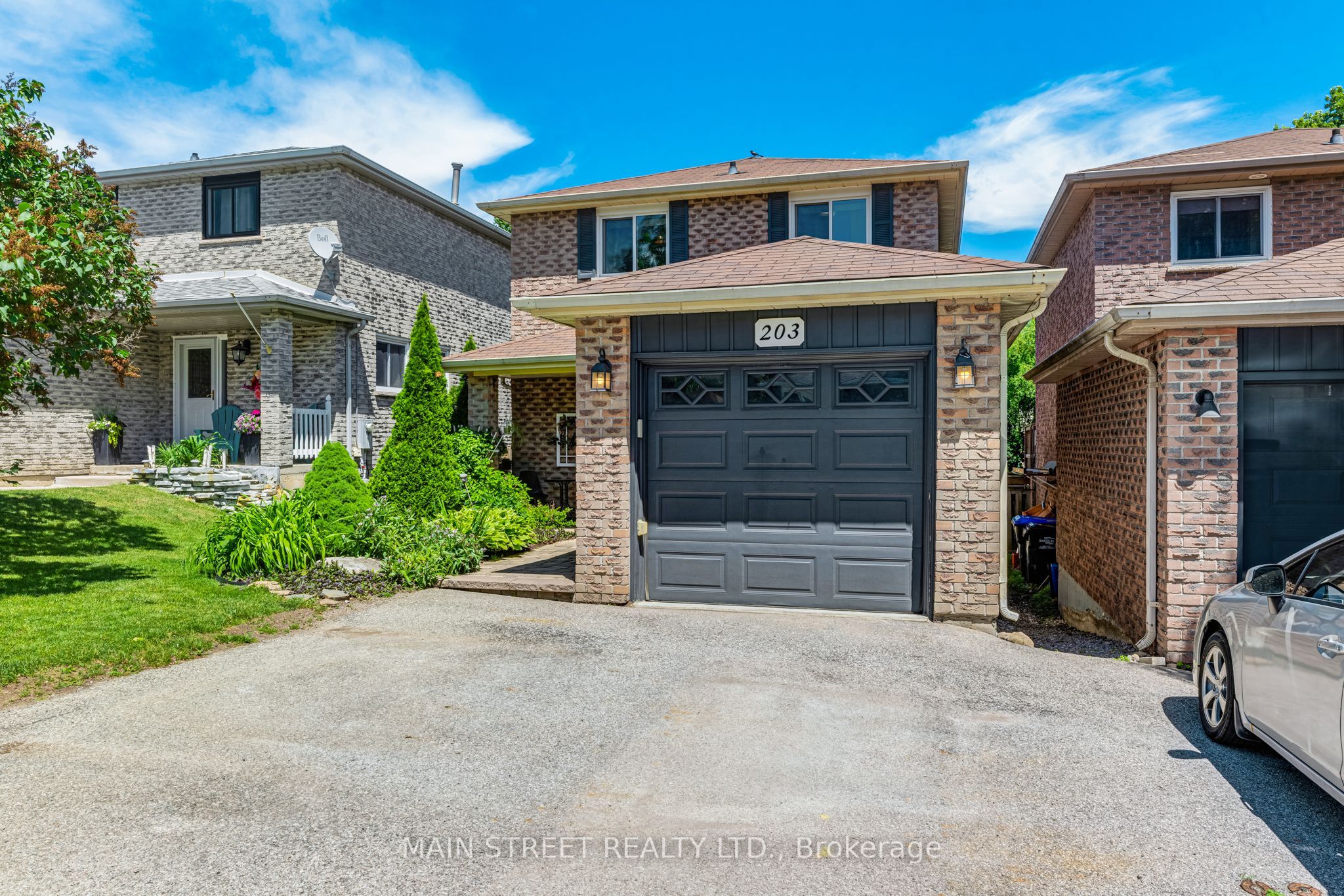 203 Colborne Street, Bradford West Gwillimbury, ON L3Z 2R6 photo 2