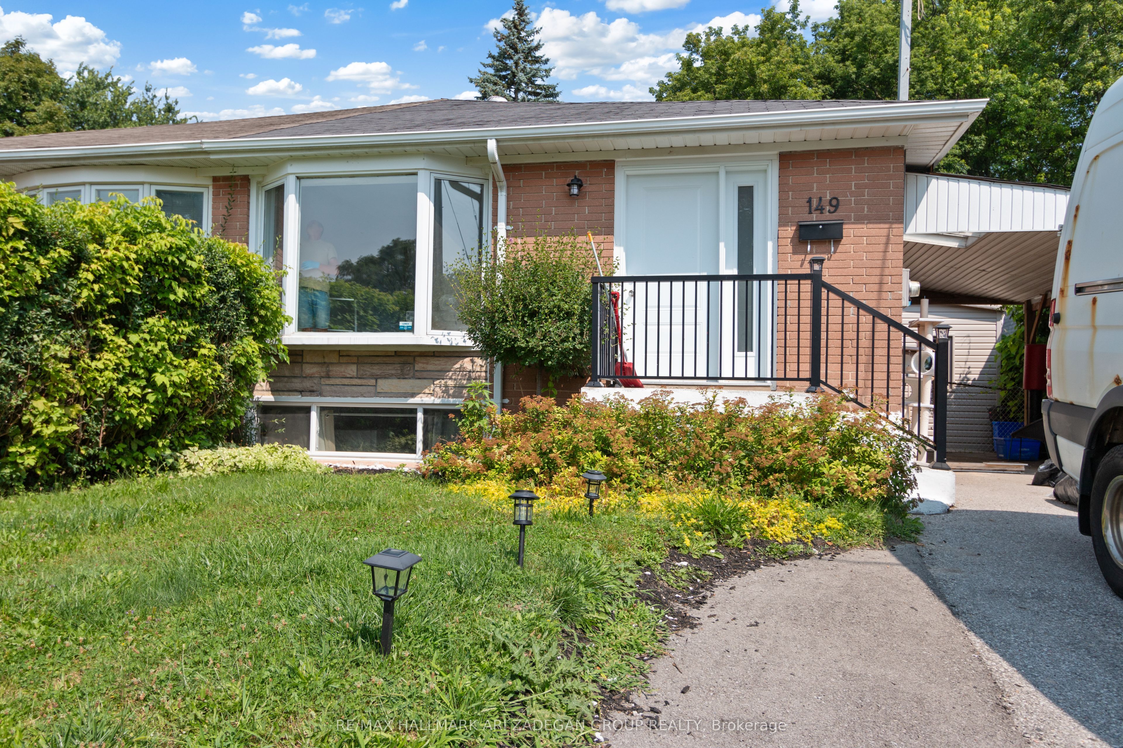 149 Septonne Avenue LF, Newmarket, ON L3Y 2W4