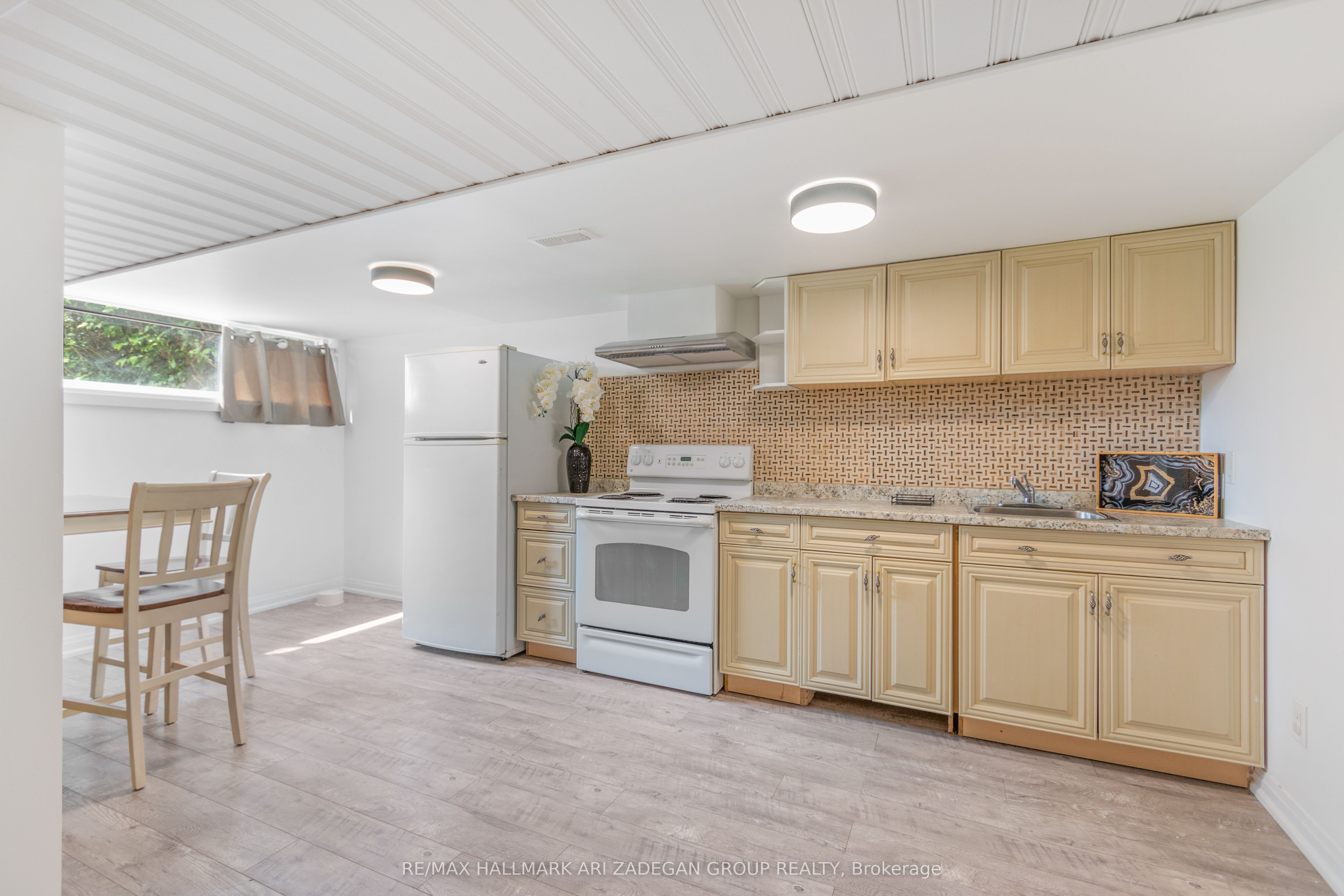 149 Septonne Avenue LF, Newmarket, ON L3Y 2W4 photo 4