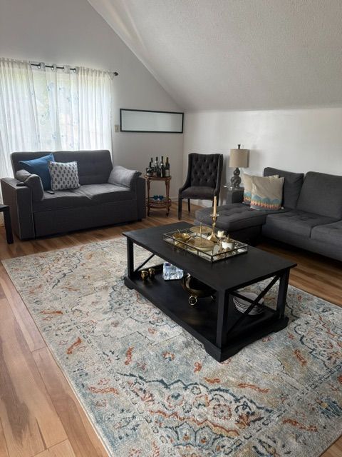 539 Elgin Mills Road W 2nd Floor, Richmond Hill, ON L4C 4M3 photo 3