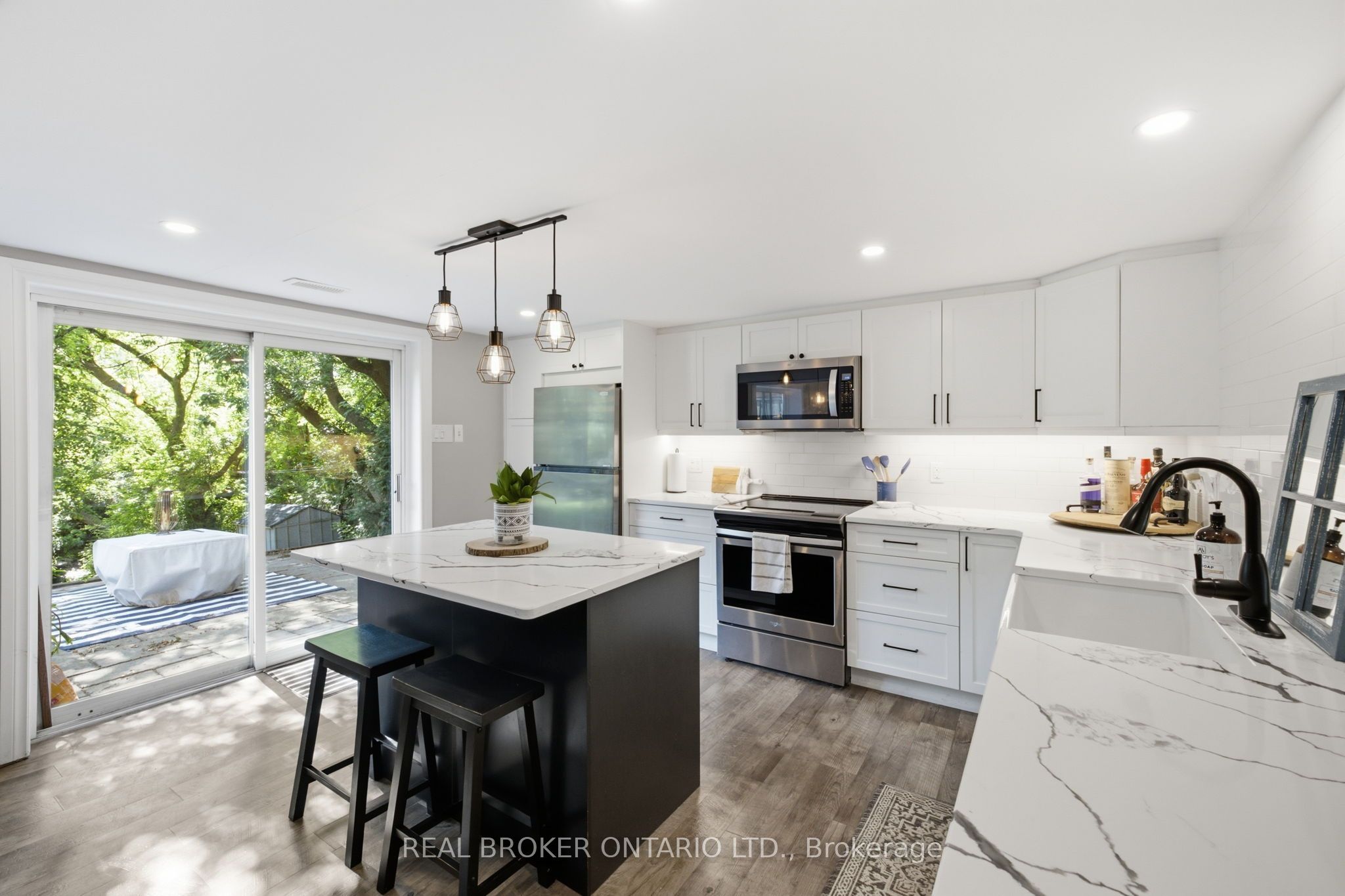 40 Bascom Street LOWER, Uxbridge, ON L9P 1J3