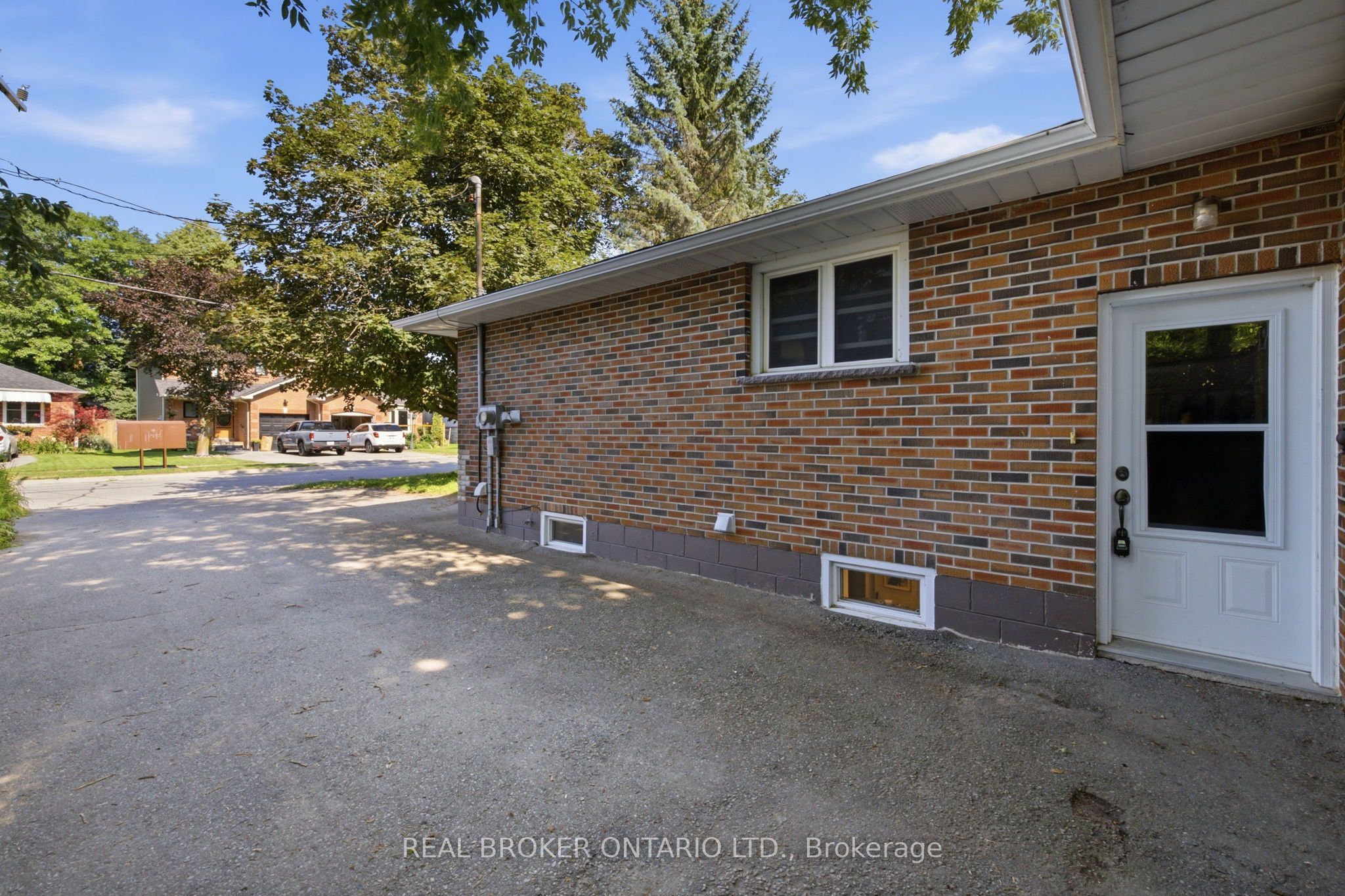40 Bascom Street LOWER, Uxbridge, ON L9P 1J3 photo 3