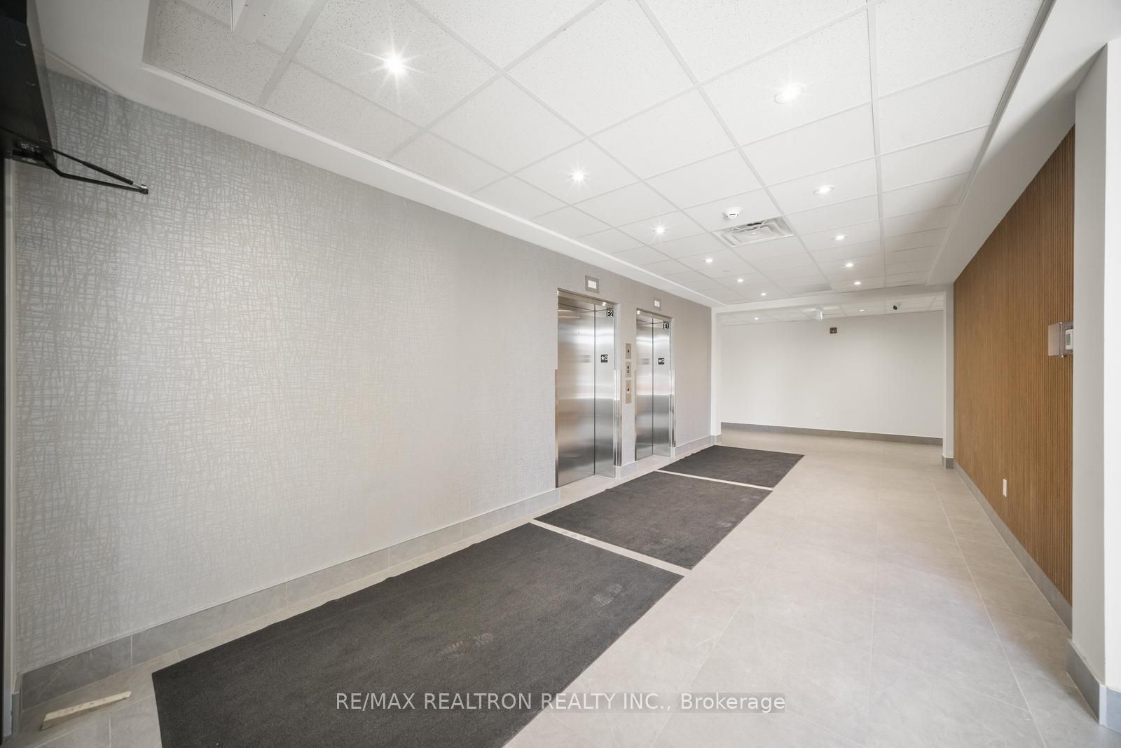 5917 Main Street Ph811, Whitchurch-Stouffville, ON L4A 5G4 photo 5