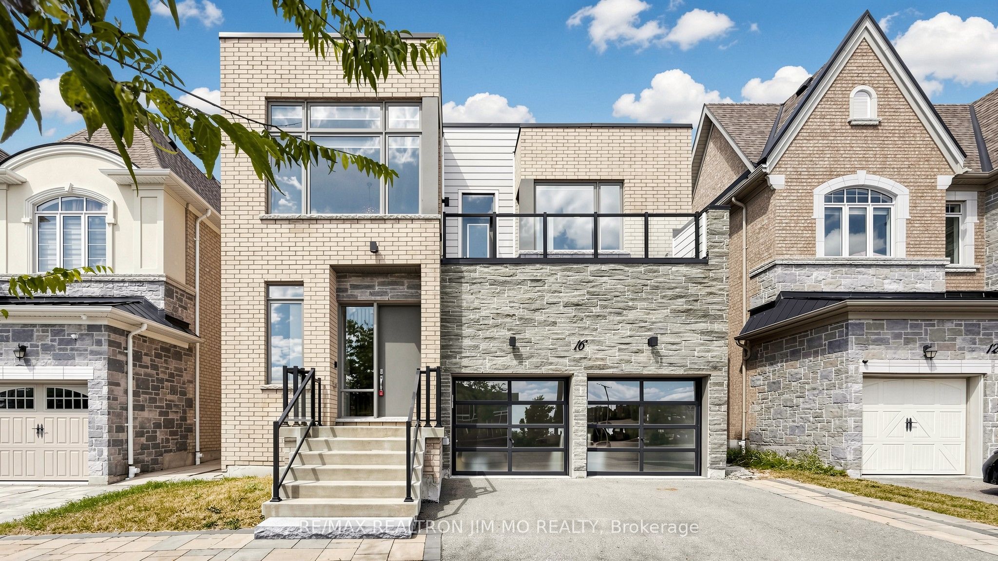 16 Farrell Road, Vaughan, ON L6A 4W7 photo 2