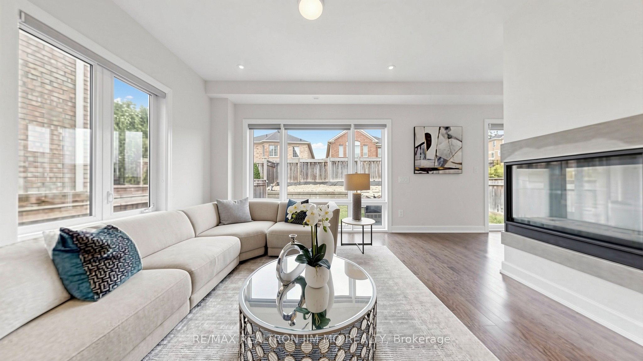 16 Farrell Road, Vaughan, ON L6A 4W7 photo 5