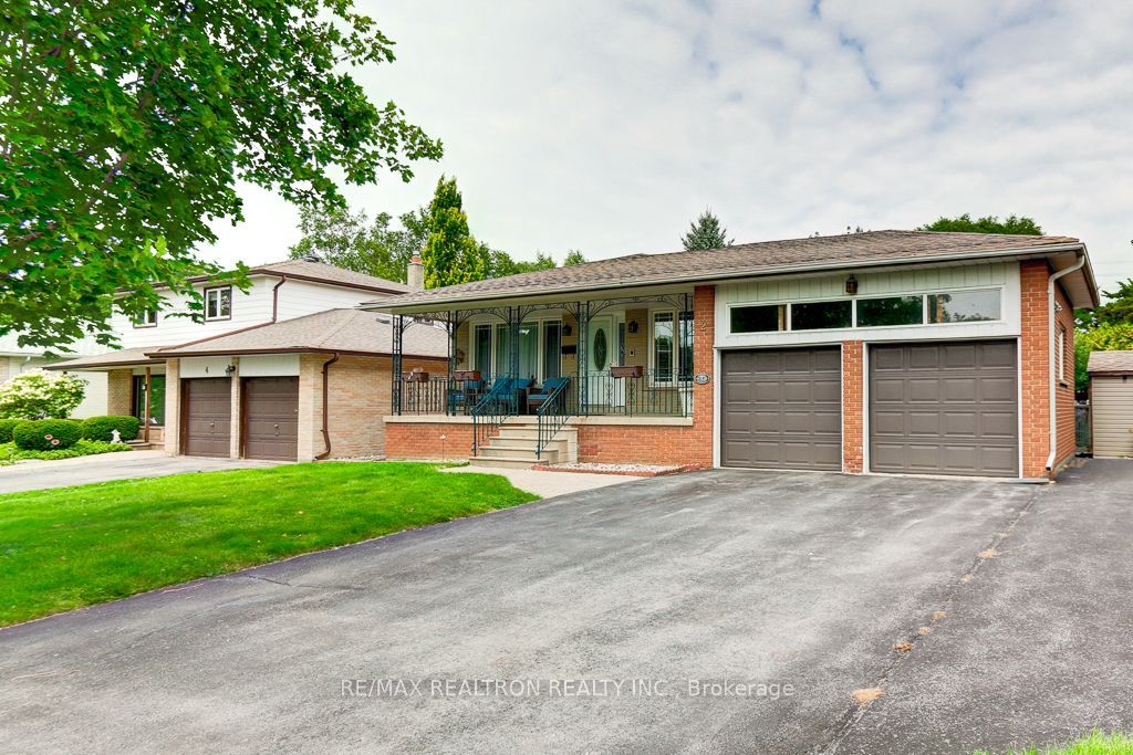 2 Captain Armstrong Lane, Markham, ON L3P 3C9 photo 3