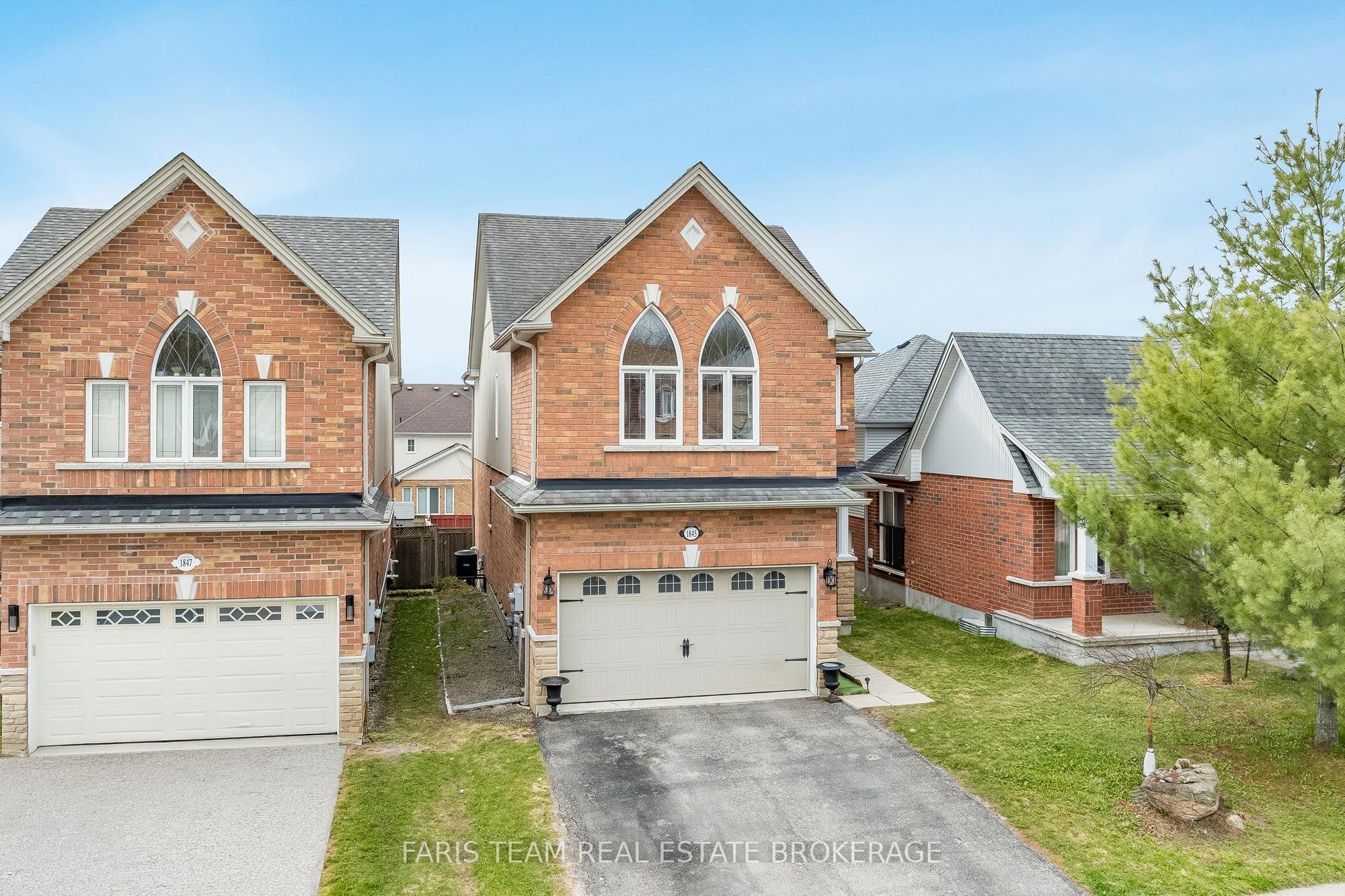 1845 Lamstone Street, Innisfil, ON L9S 4Z8