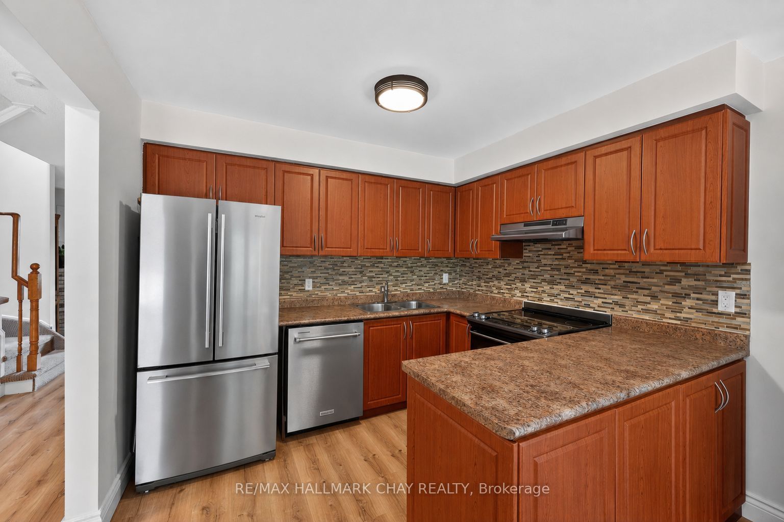 31 Harmony Circle, Bradford West Gwillimbury, ON L3Z 2T8 photo 5