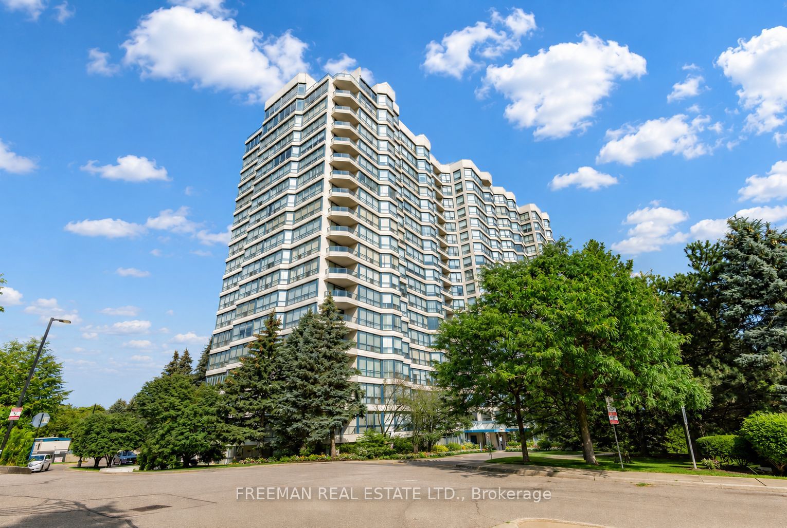 7300 Yonge Street 1111, Vaughan, ON L4J 7Y5 photo 2