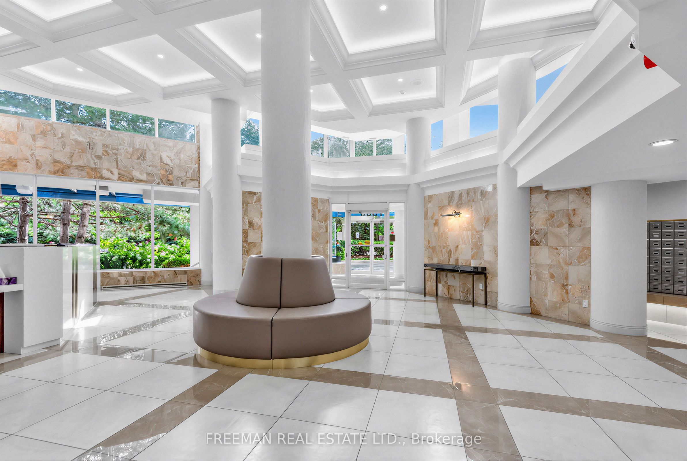 7300 Yonge Street 1111, Vaughan, ON L4J 7Y5 photo 4
