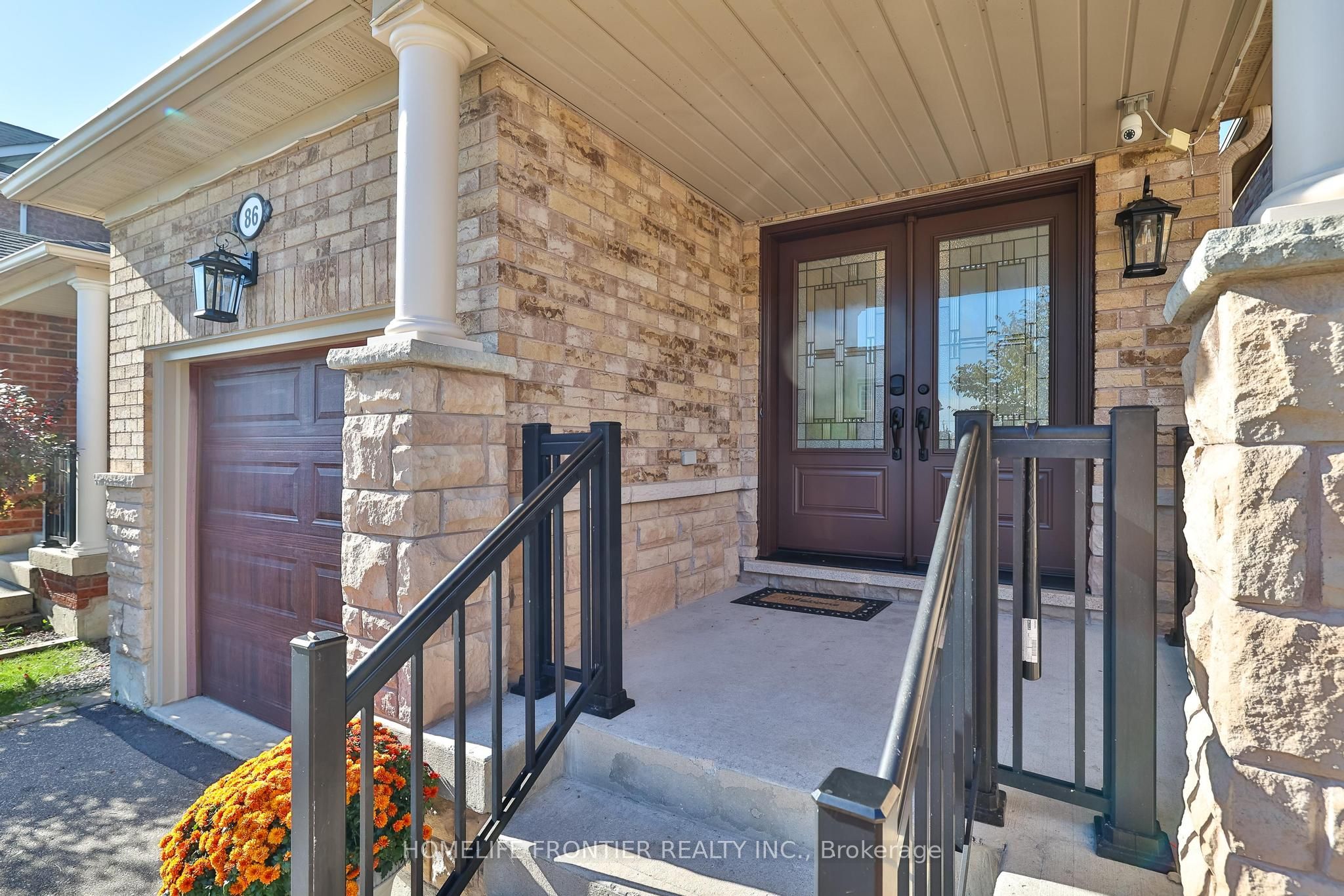 86 Venice Gate Drive, Vaughan, ON L4H 0E7 photo 2