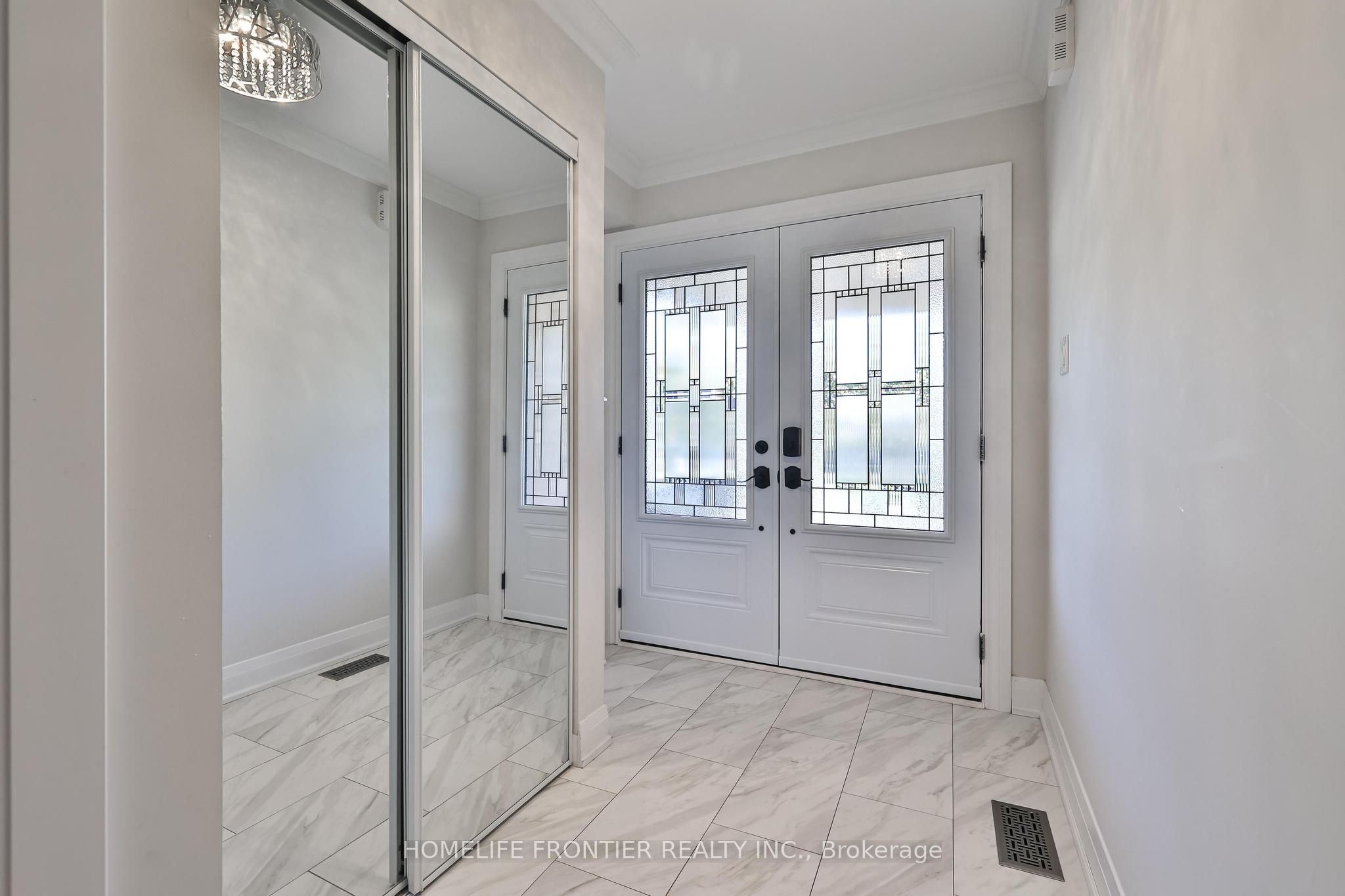 86 Venice Gate Drive, Vaughan, ON L4H 0E7 photo 4