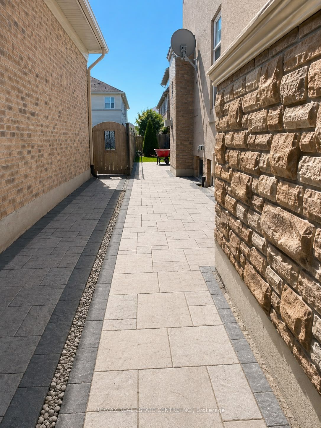 10 Virtue Crescent Lower, Vaughan, ON L4H 4C3 photo 2