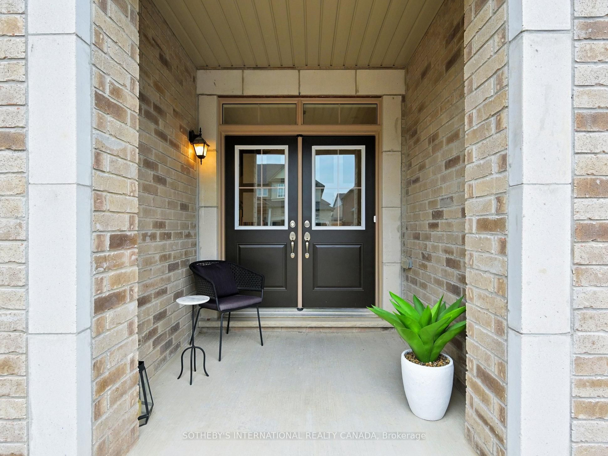 1633 Corsal Court, Innisfil, ON L9S 0J9 photo 2