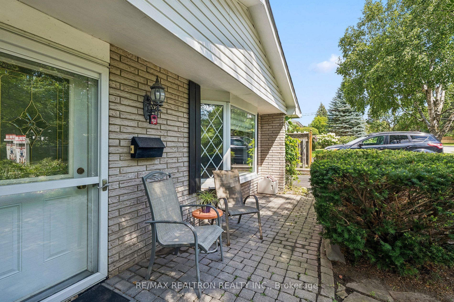 957 JANETTE Street, Newmarket, ON L3Y 3C4 photo 2