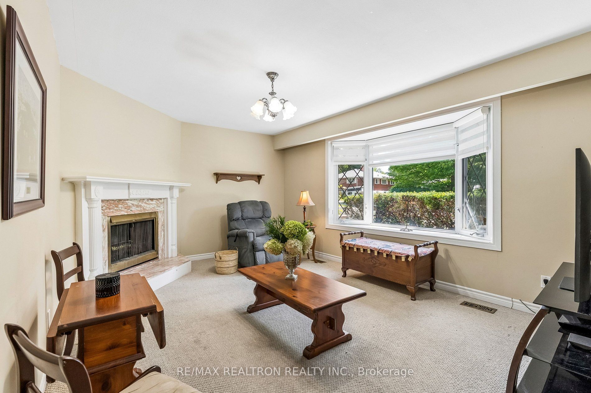 957 JANETTE Street, Newmarket, ON L3Y 3C4 photo 3