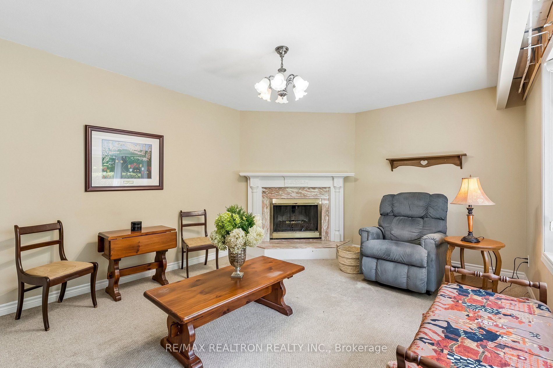 957 JANETTE Street, Newmarket, ON L3Y 3C4 photo 4
