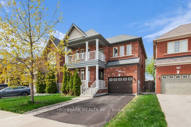 181 Emma Broadbent Court, Newmarket, ON L3X 3K9