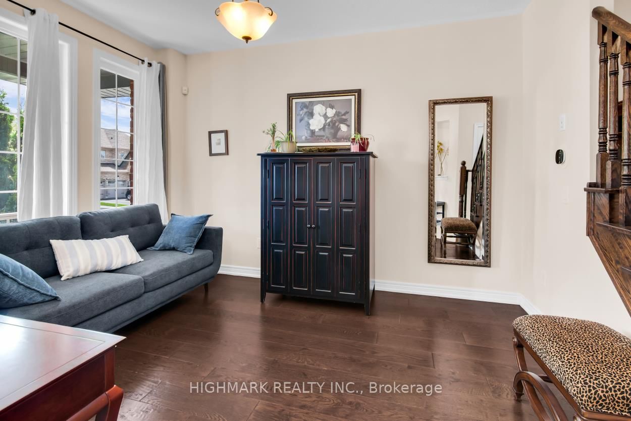 181 Emma Broadbent Court, Newmarket, ON L3X 3K9 photo 5