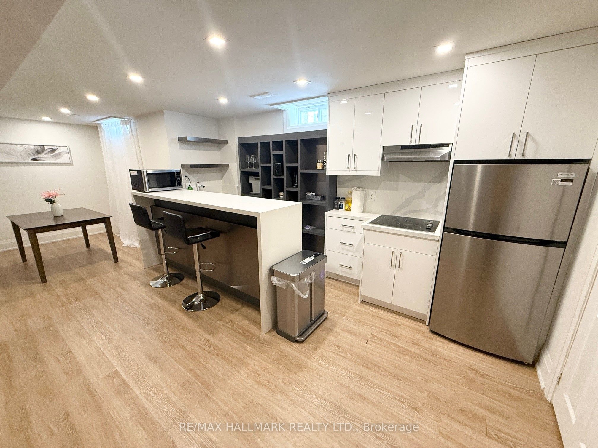 7 Charing Crescent Basement, Aurora, ON L4G 6P4