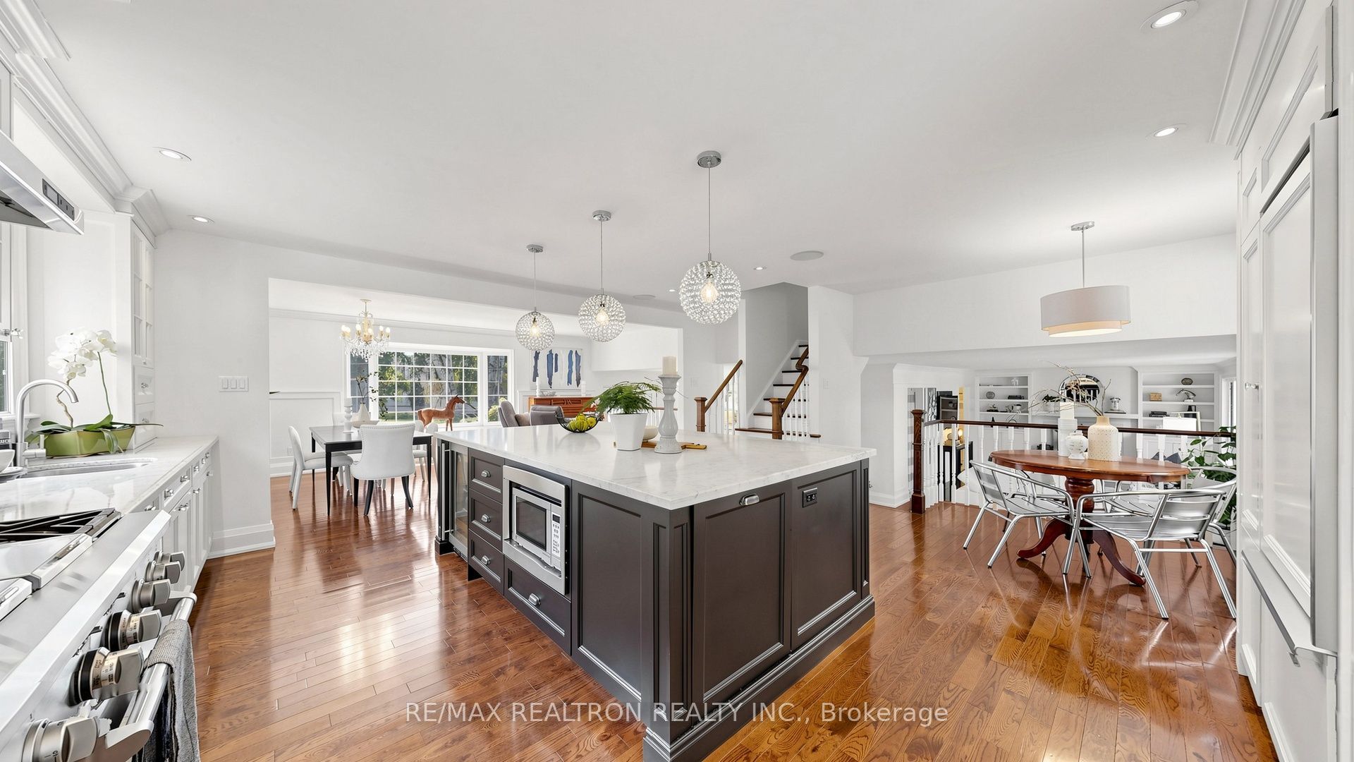 14 Oak Grove Court, Markham, ON L3T 2Z9 photo 4
