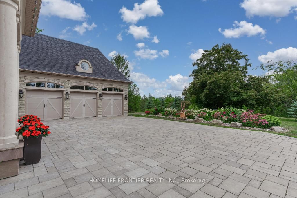 7645 16th Side Road, King, ON L7E 5R7 photo 5