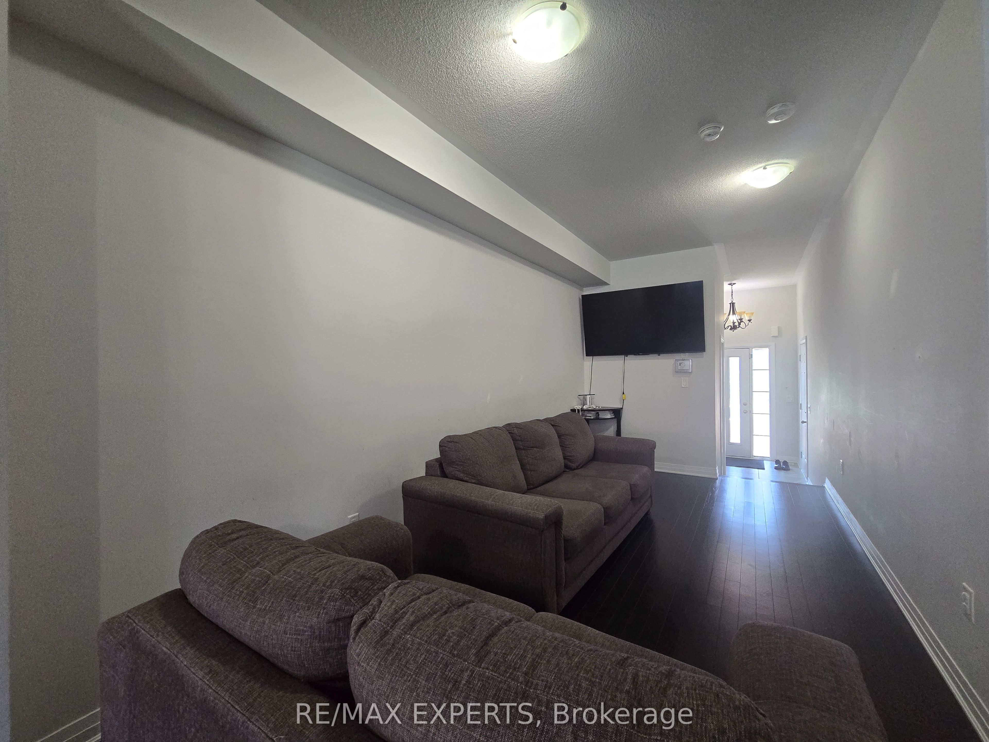 35 Landolfi Way, Bradford West Gwillimbury, ON L3Z 4L7 photo 3