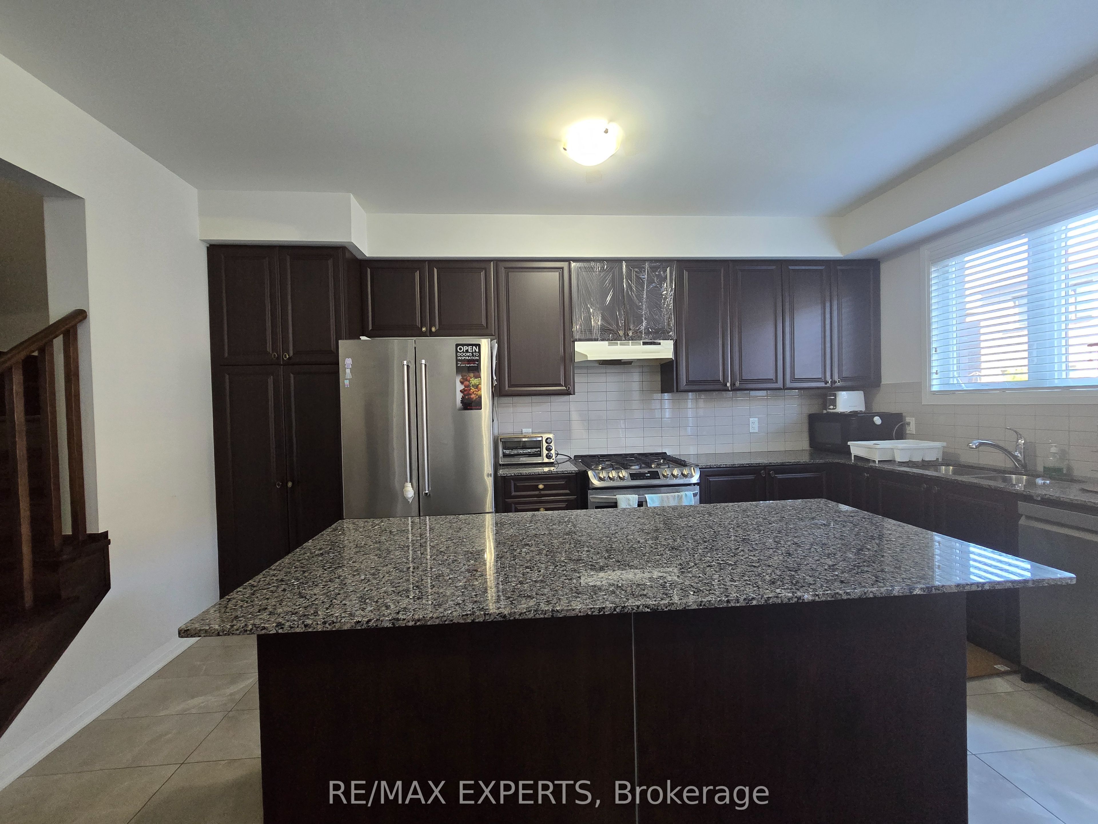35 Landolfi Way, Bradford West Gwillimbury, ON L3Z 4L7 photo 5