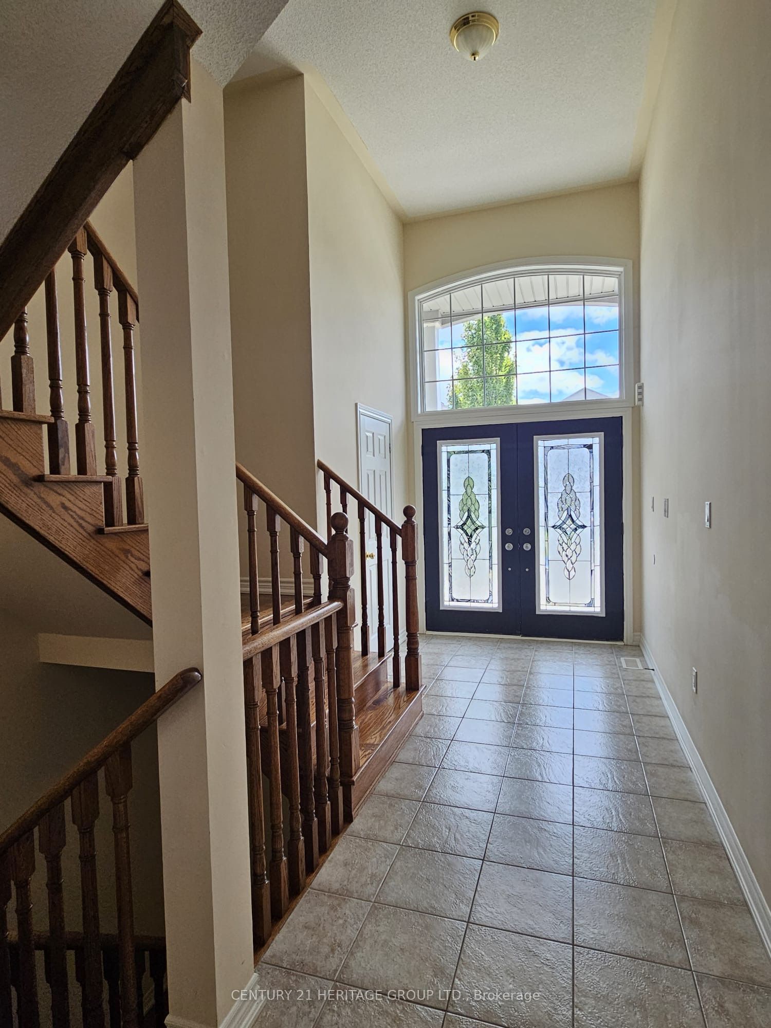 10 Orville Hand Court, Bradford West Gwillimbury, ON L3Z 3H9 photo 4