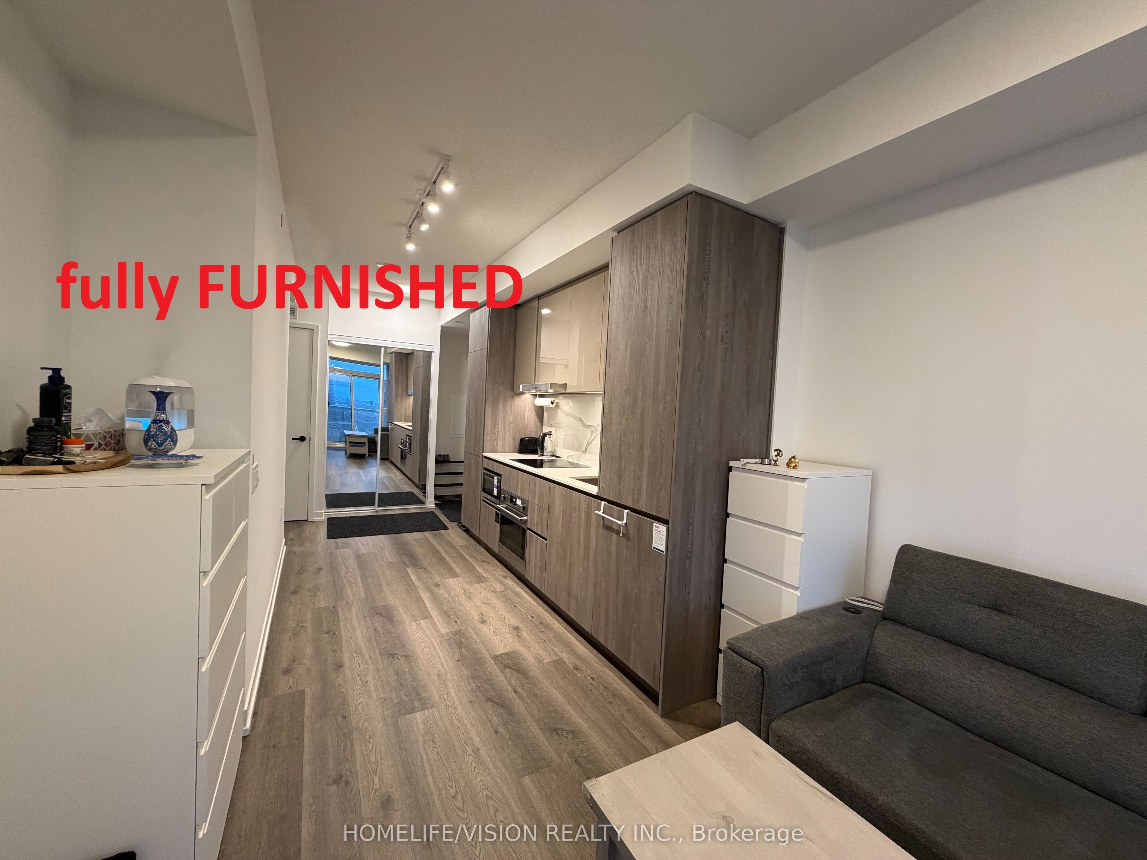 8 Interchange Way 3207, Vaughan, ON L4K 0R2 photo 3