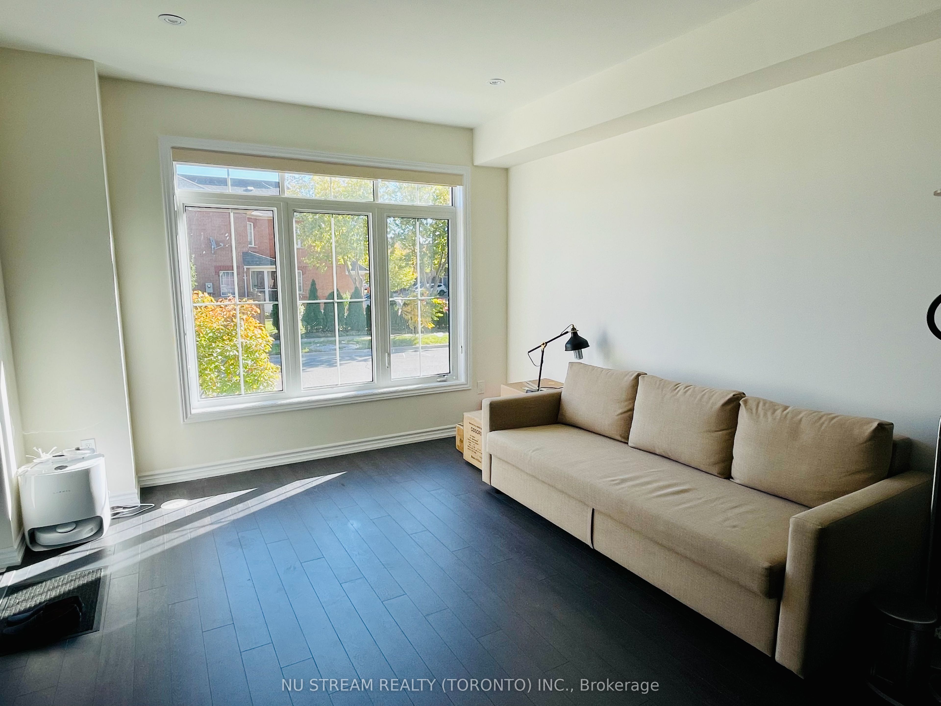 181 Parktree Drive 18, Vaughan, ON L6A 5B1 photo 2