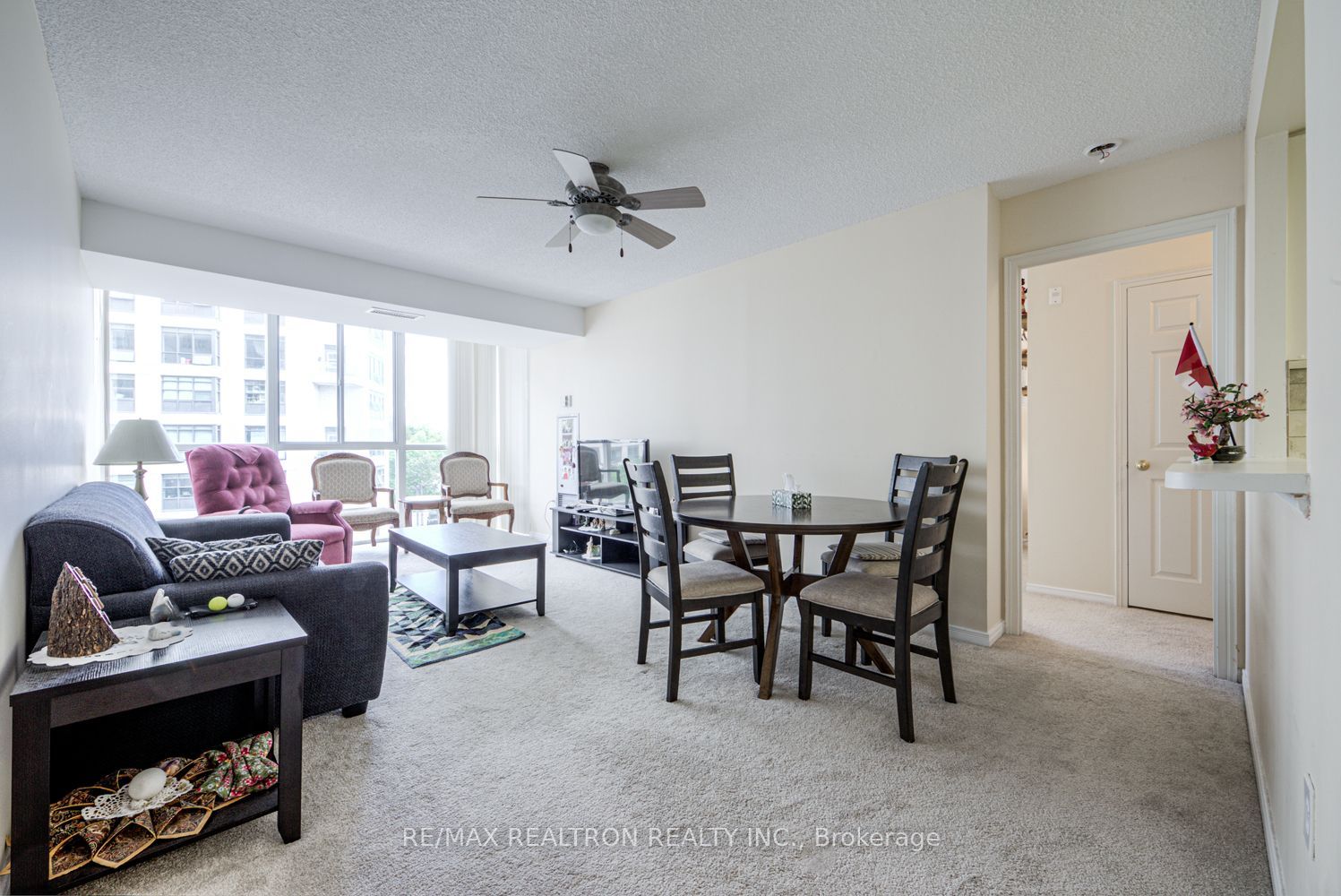 270 Davis Drive, Newmarket, ON L3Y 8K2 photo 4