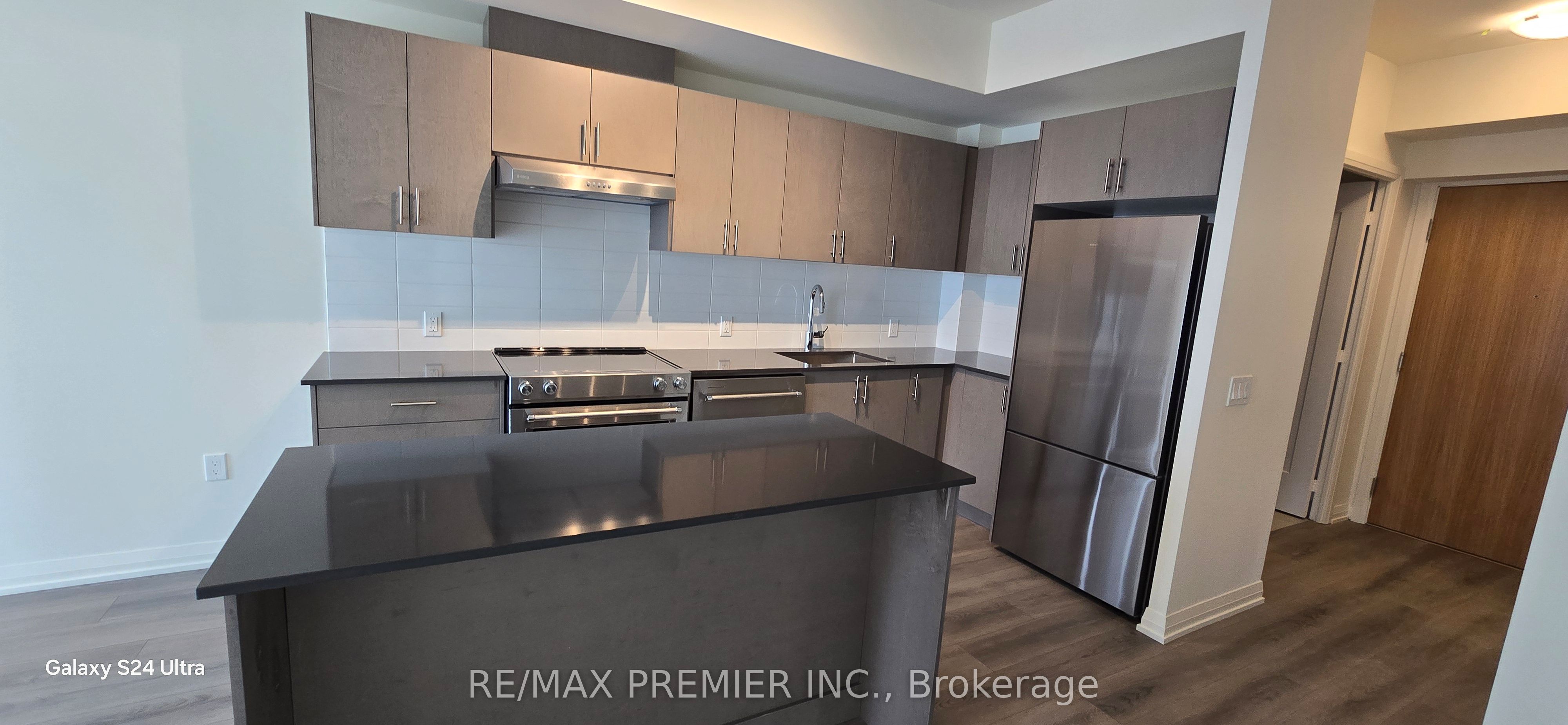 8960 Jane Street 1819, Vaughan, ON L4K 0N9 photo 5