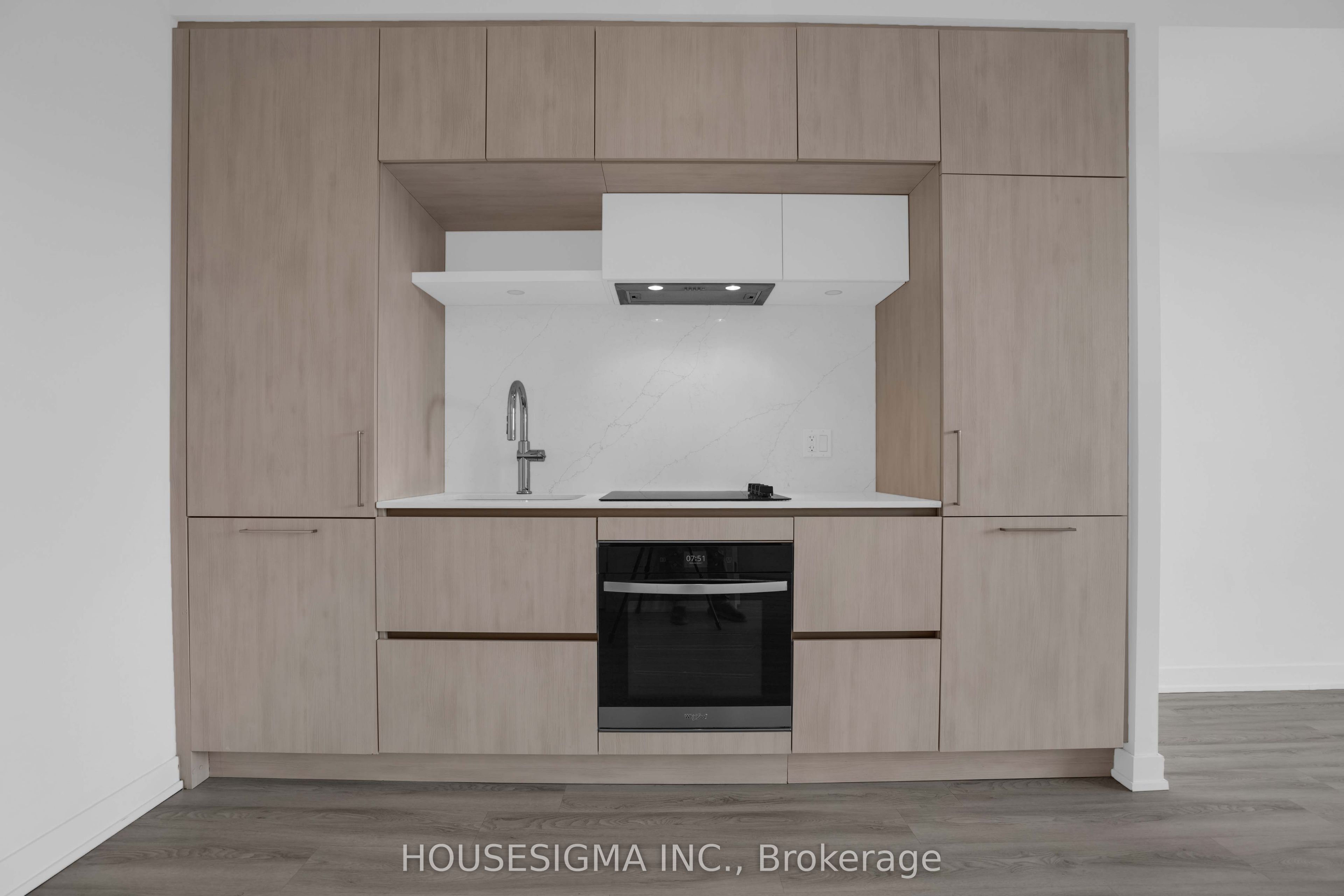 6 David Eyer Road 316, Richmond Hill, ON L4S 0N5