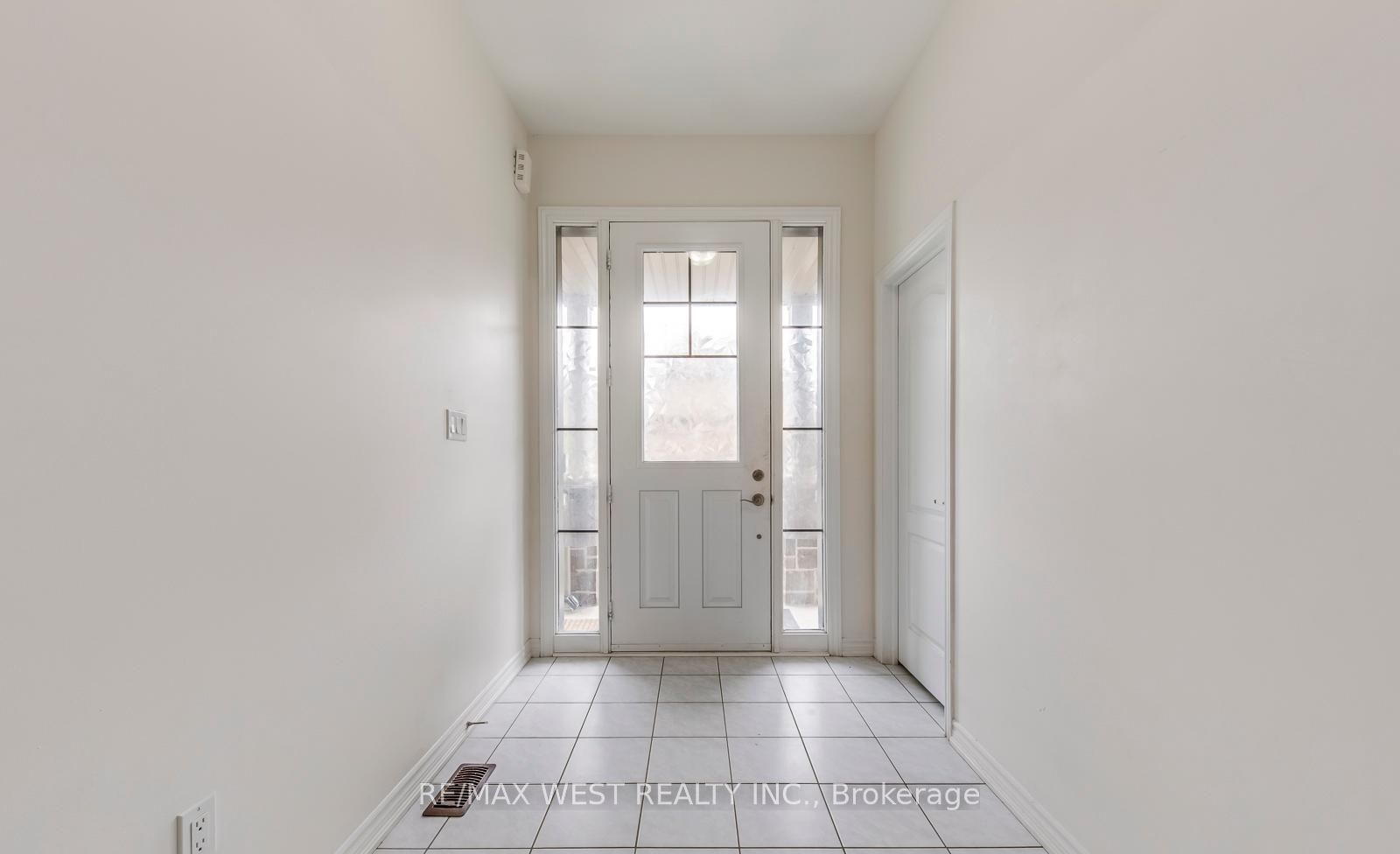 286 Danny Wheeler Boulevard, Georgina, ON L4P 0J9 photo 3