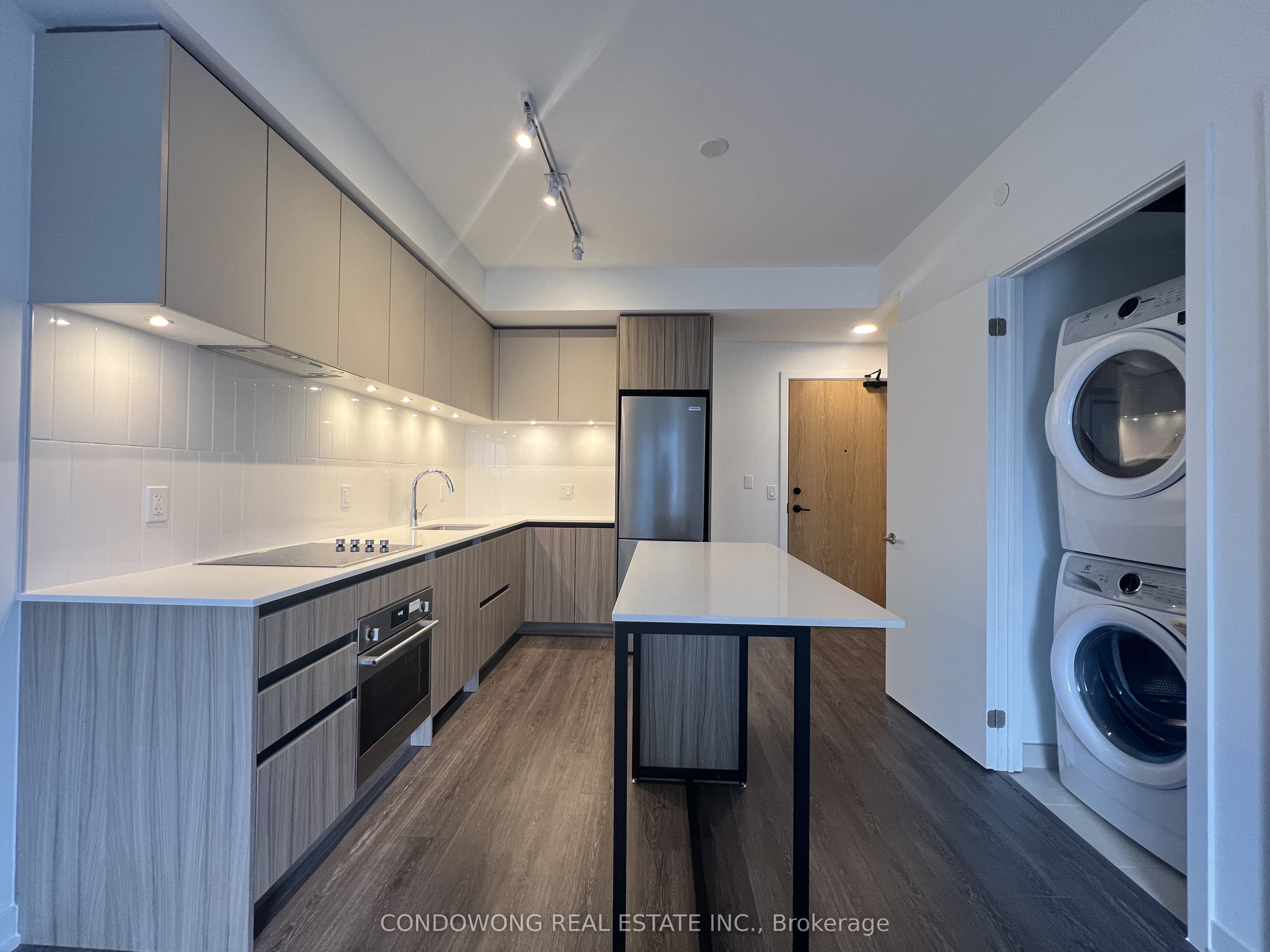 7950 Bathurst Street 518, Vaughan, ON L4J 0L4 photo 3