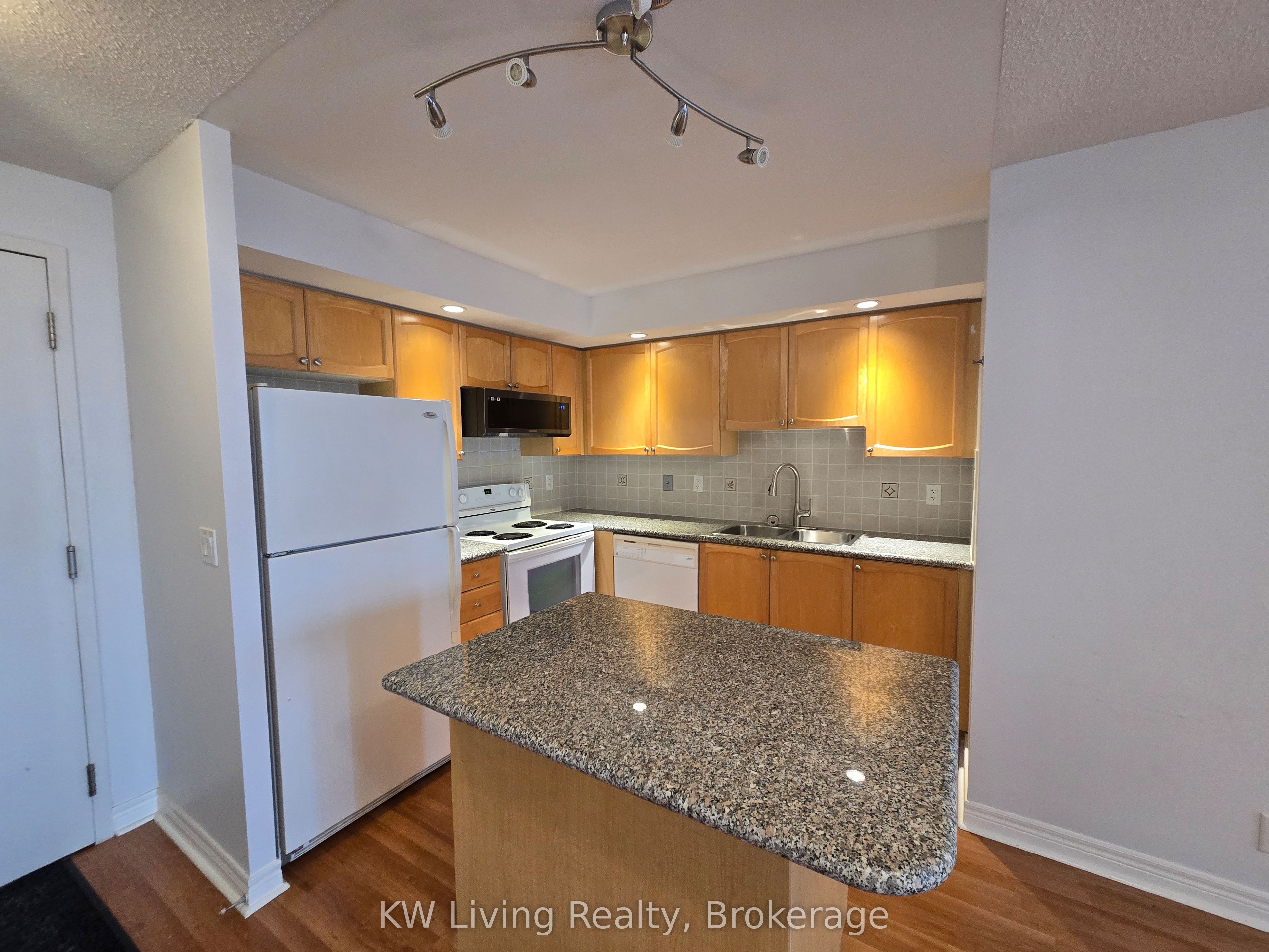 33 Cox Boulevard 701, Markham, ON L3R 8A6 photo 2