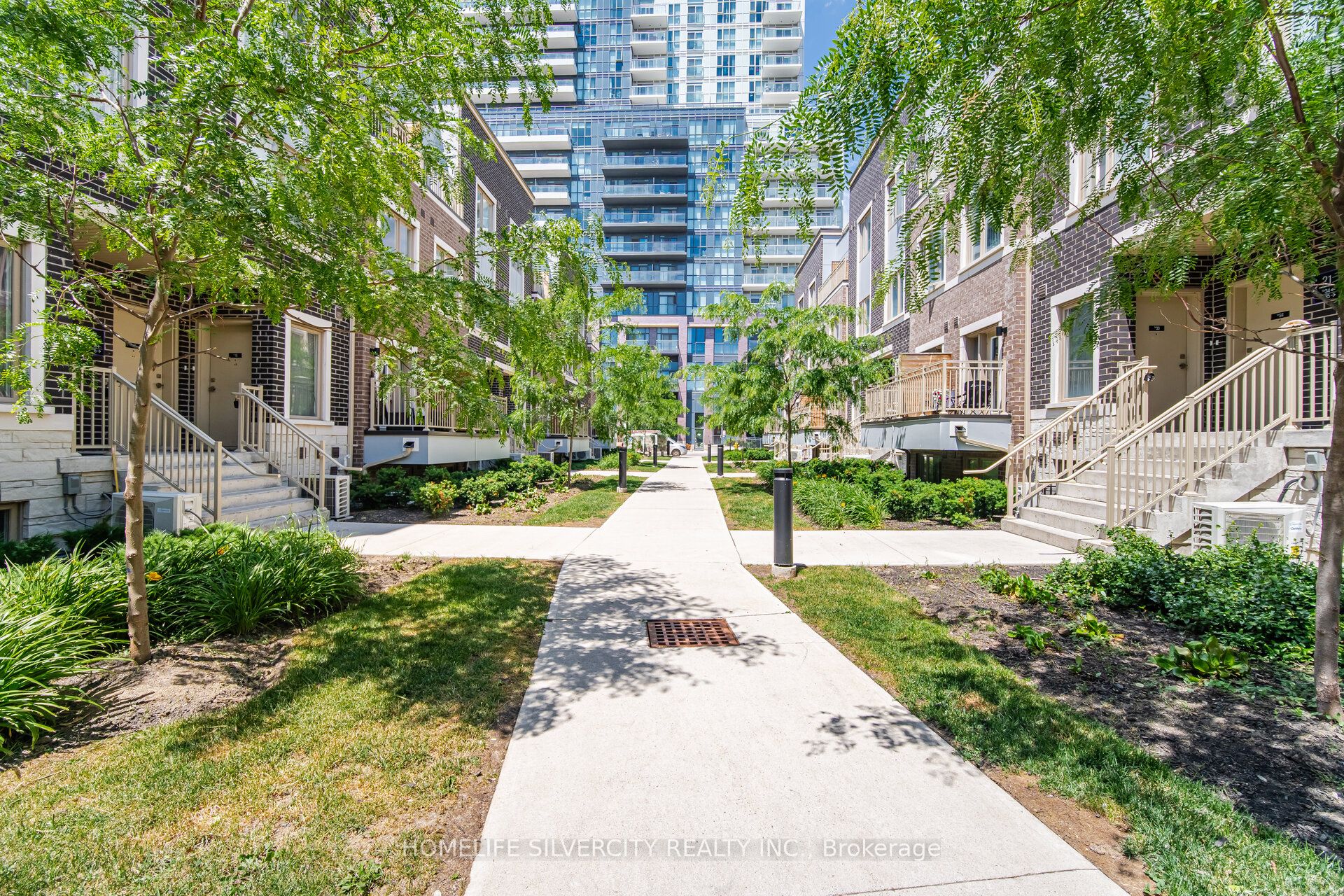 11 Honeycrisp Crescent 13, Vaughan, ON L4K 0N6 photo 3