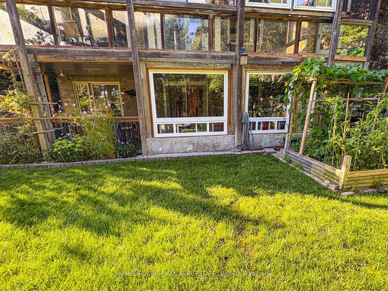 17 Breda Court, Richmond Hill, ON L4C 6E1