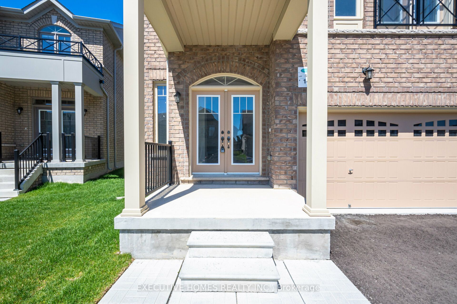 14 Mac Campbell Way, Bradford West Gwillimbury, ON L3Z 4M7 photo 3