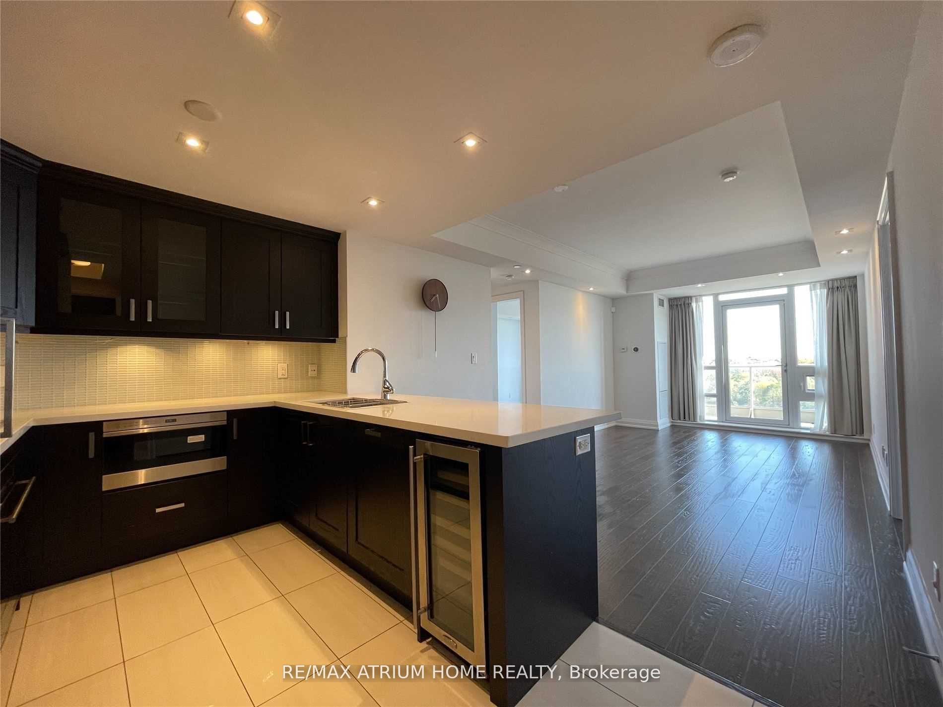 15 Stollery Pond Crescent 711, Markham, ON L6C 0Y4 photo 3