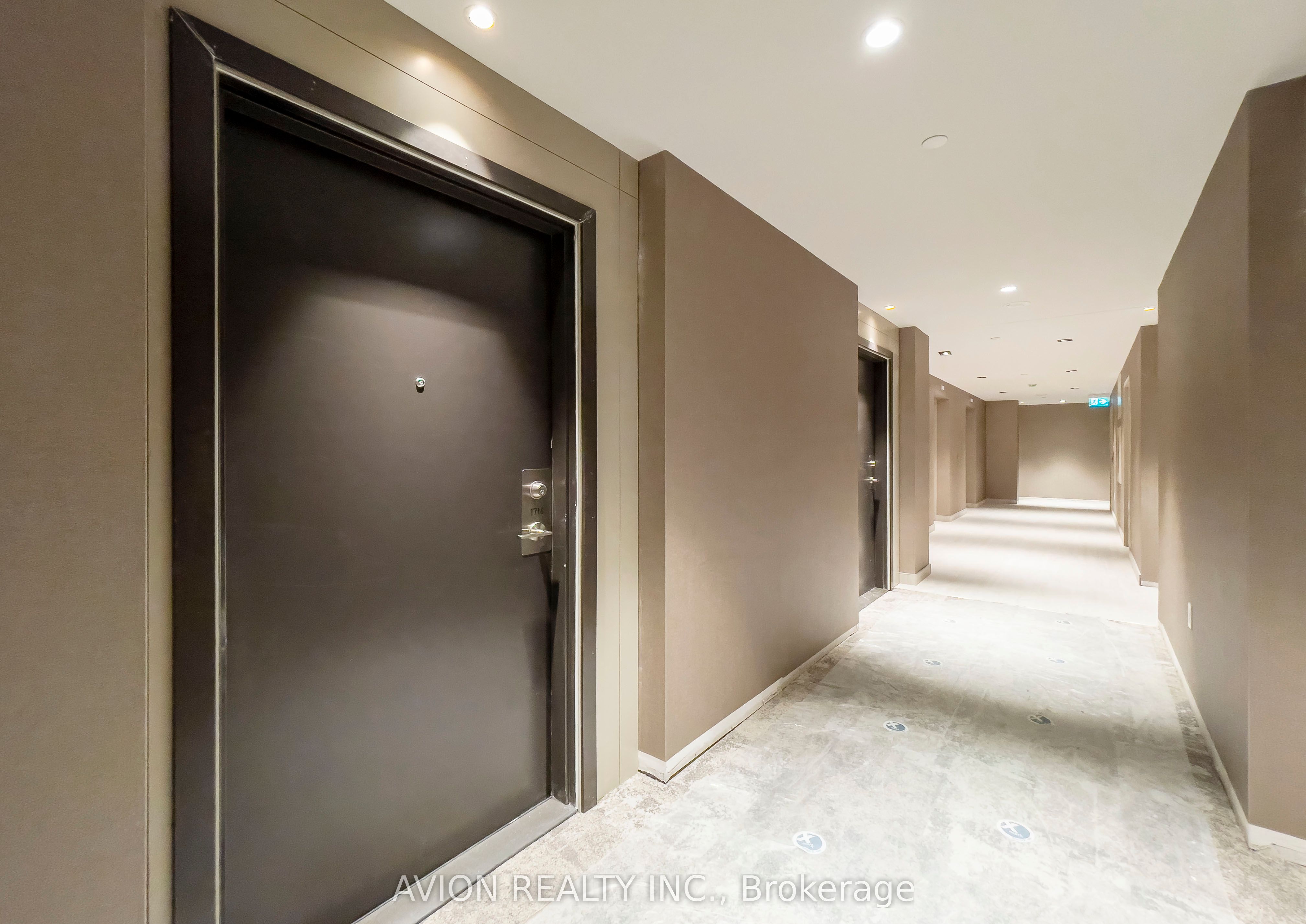 10 Honeycrisp Cres Crescent 1716, Vaughan, ON L4K 5Z8 photo 4