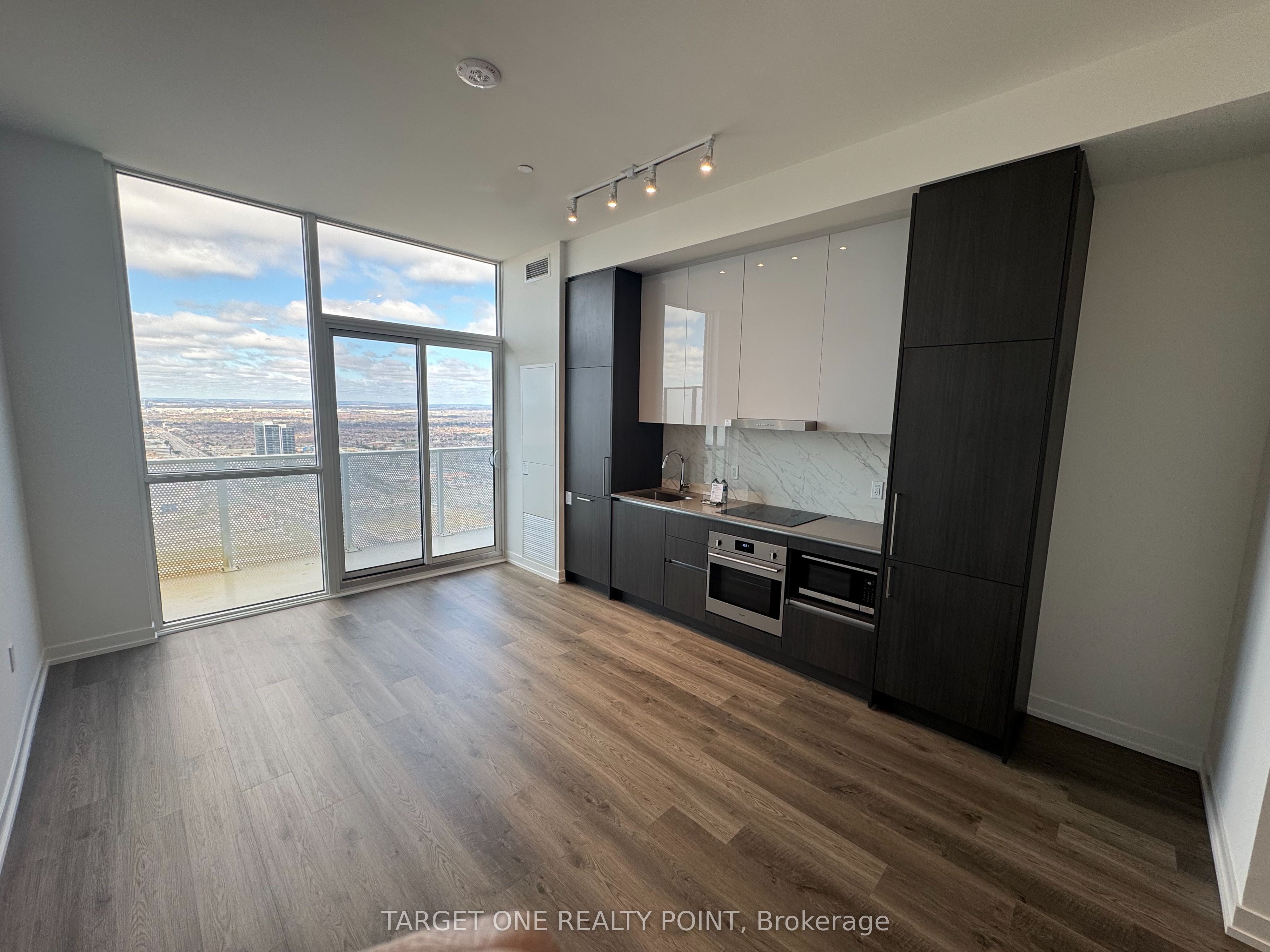 195 Commerce Street PH108, Vaughan, ON L4K 0P9 photo 4
