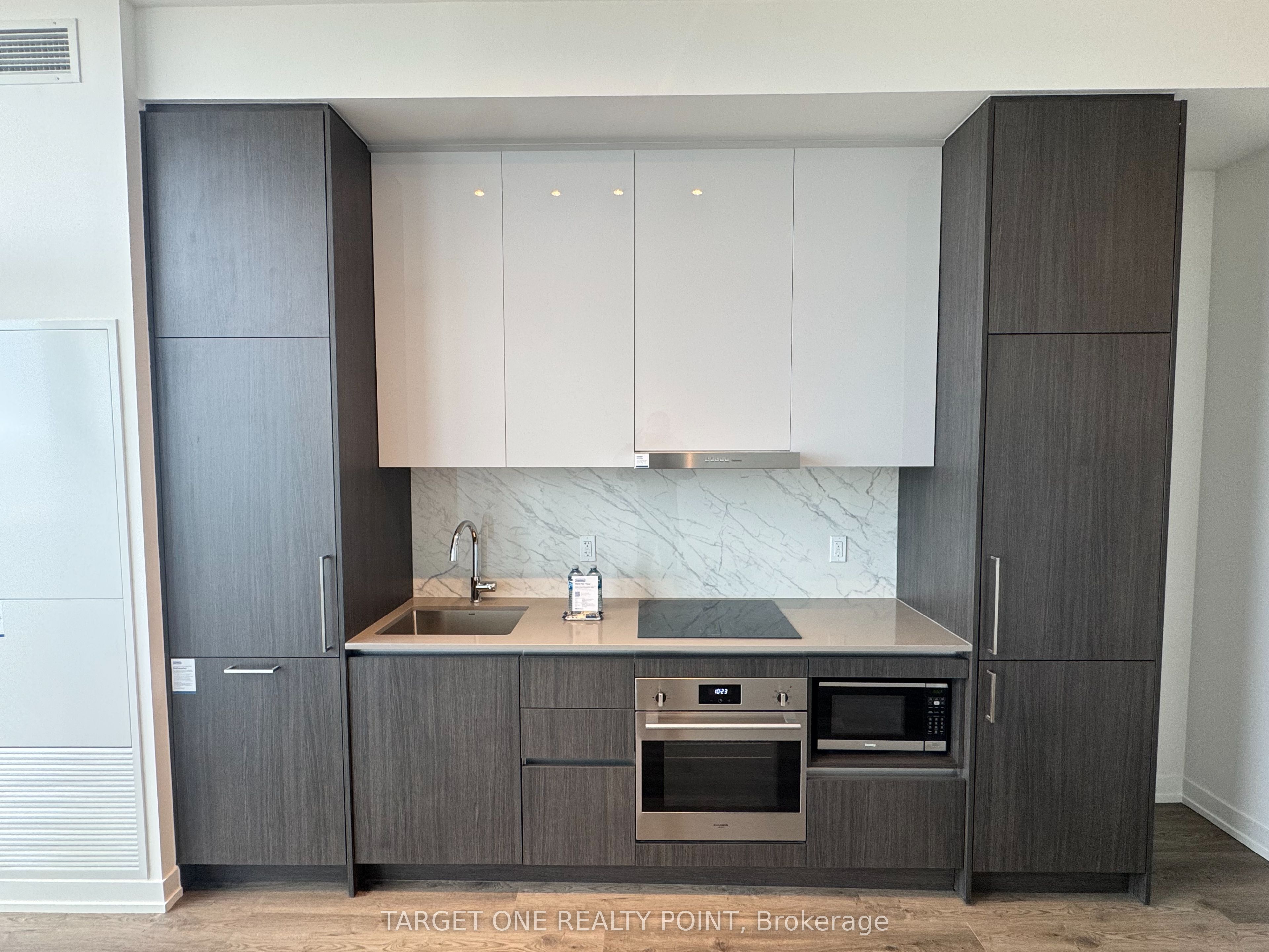 195 Commerce Street PH108, Vaughan, ON L4K 0P9 photo 5