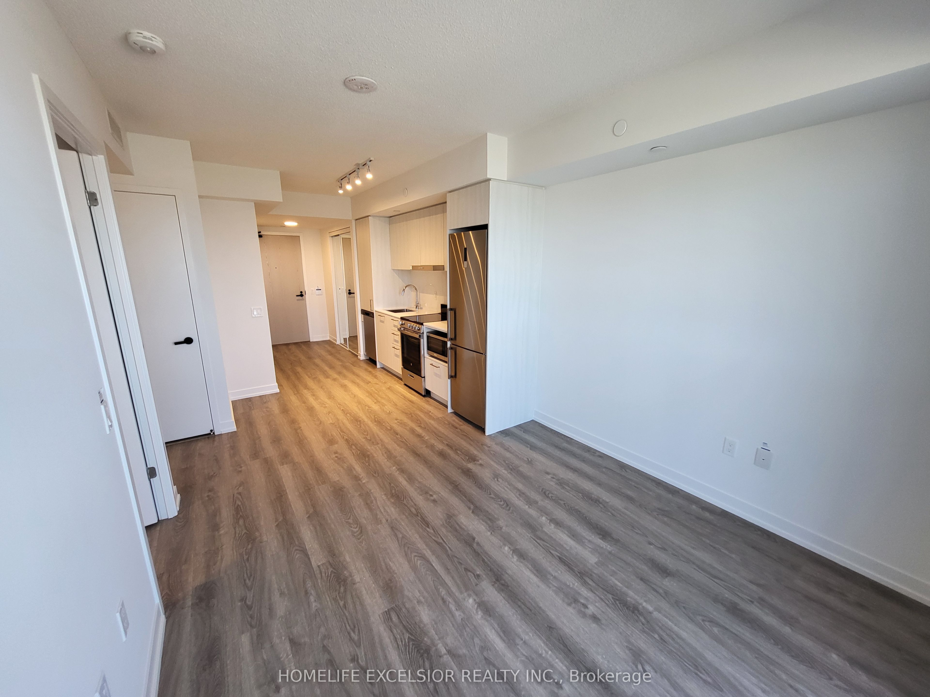 195 Commerce Street 2808, Vaughan, ON L4K 0P9 photo 3