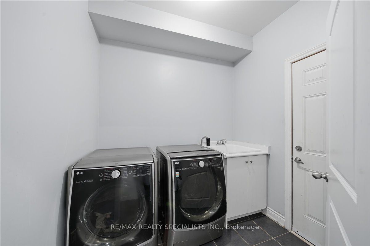 77 Mckenzie Way, Bradford West Gwillimbury, ON L3Z 0J9 photo 5