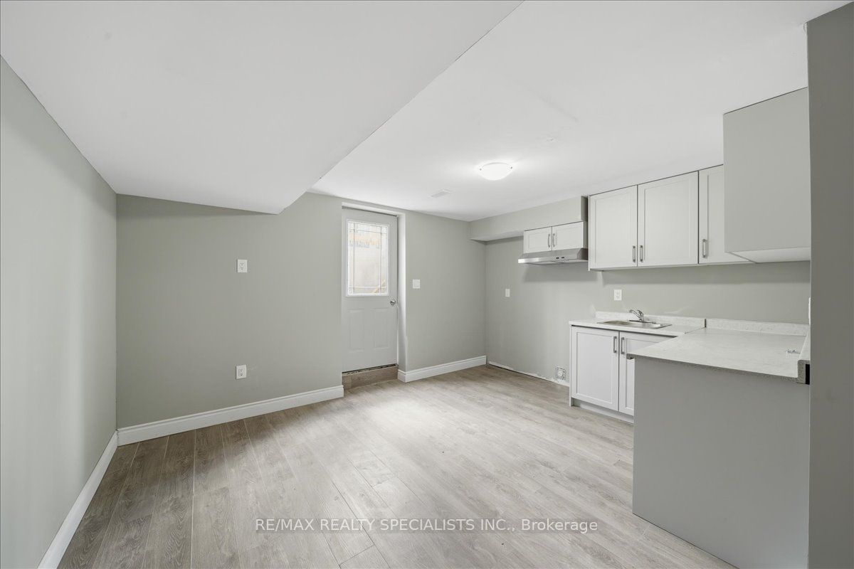 77 Mckenzie Way, Bradford West Gwillimbury, ON L3Z 0J9 photo 2