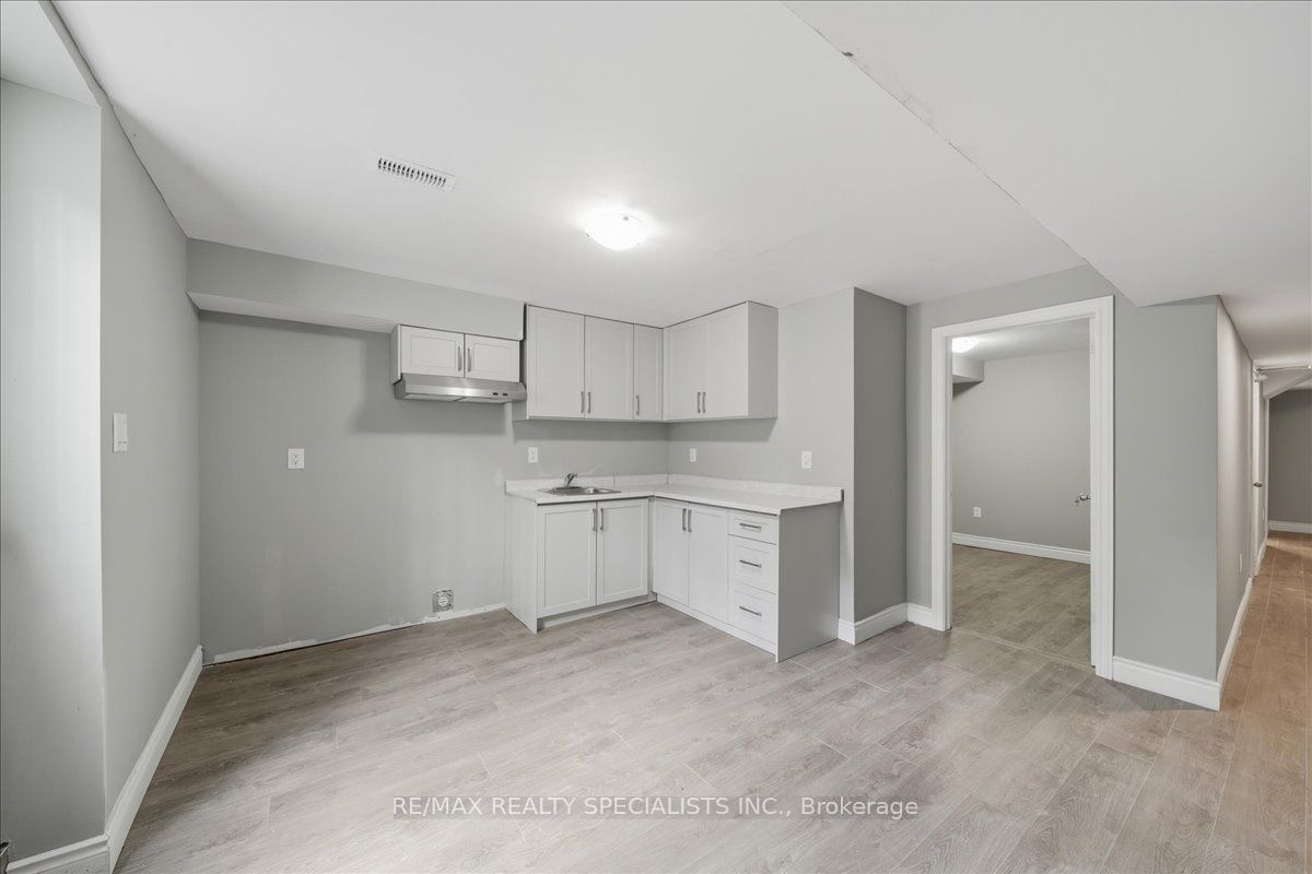 77 Mckenzie Way, Bradford West Gwillimbury, ON L3Z 0J9 photo 3