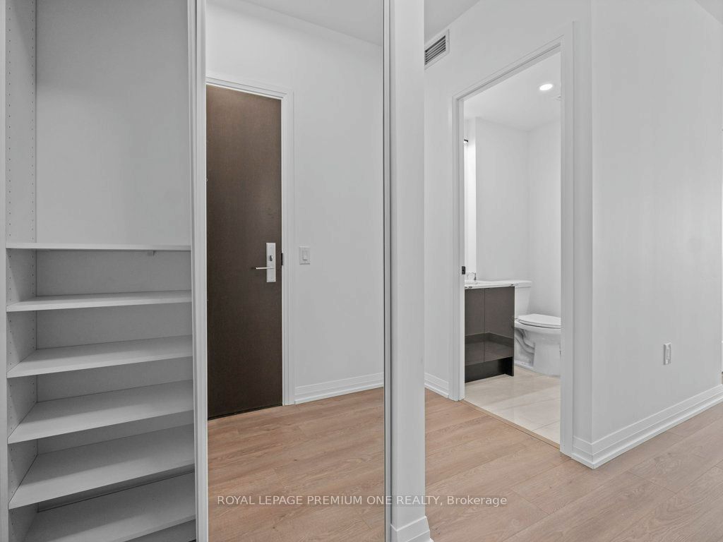 9000 Jane Street 1520, Vaughan, ON L4K 2M9 photo 3